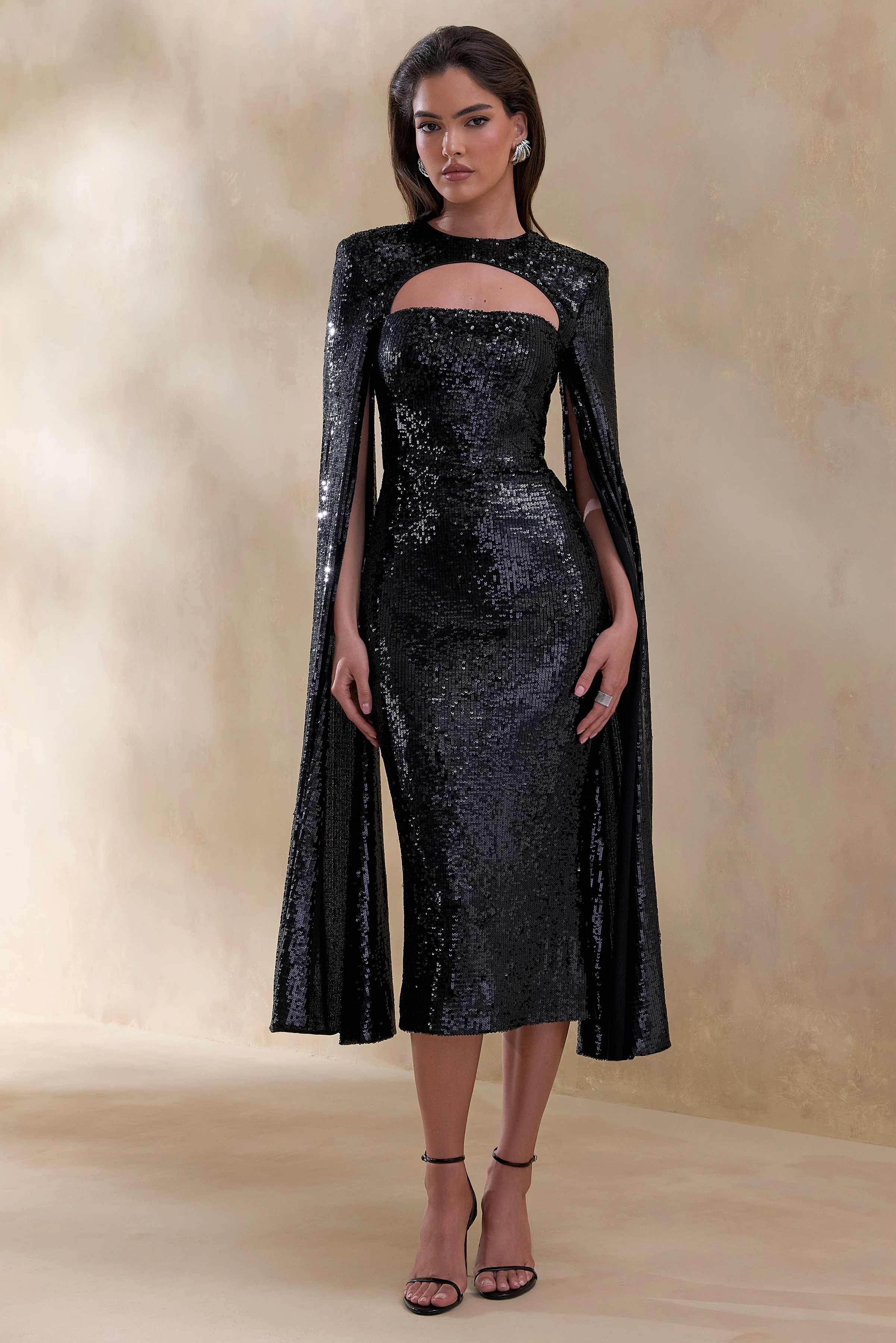 Adeline | Schwarzes Pailletten-Midikleid mit Rundhalsausschnitt und Cape-Ärmeln