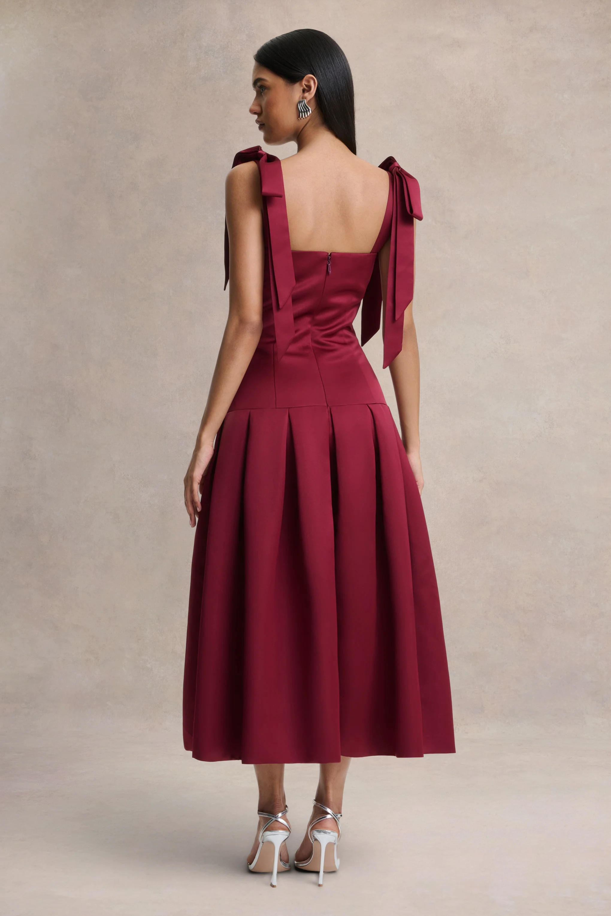 Alberta | Burgunderfarbenes Satin-Midikleid mit Schleifen-Trägern - Image 2
