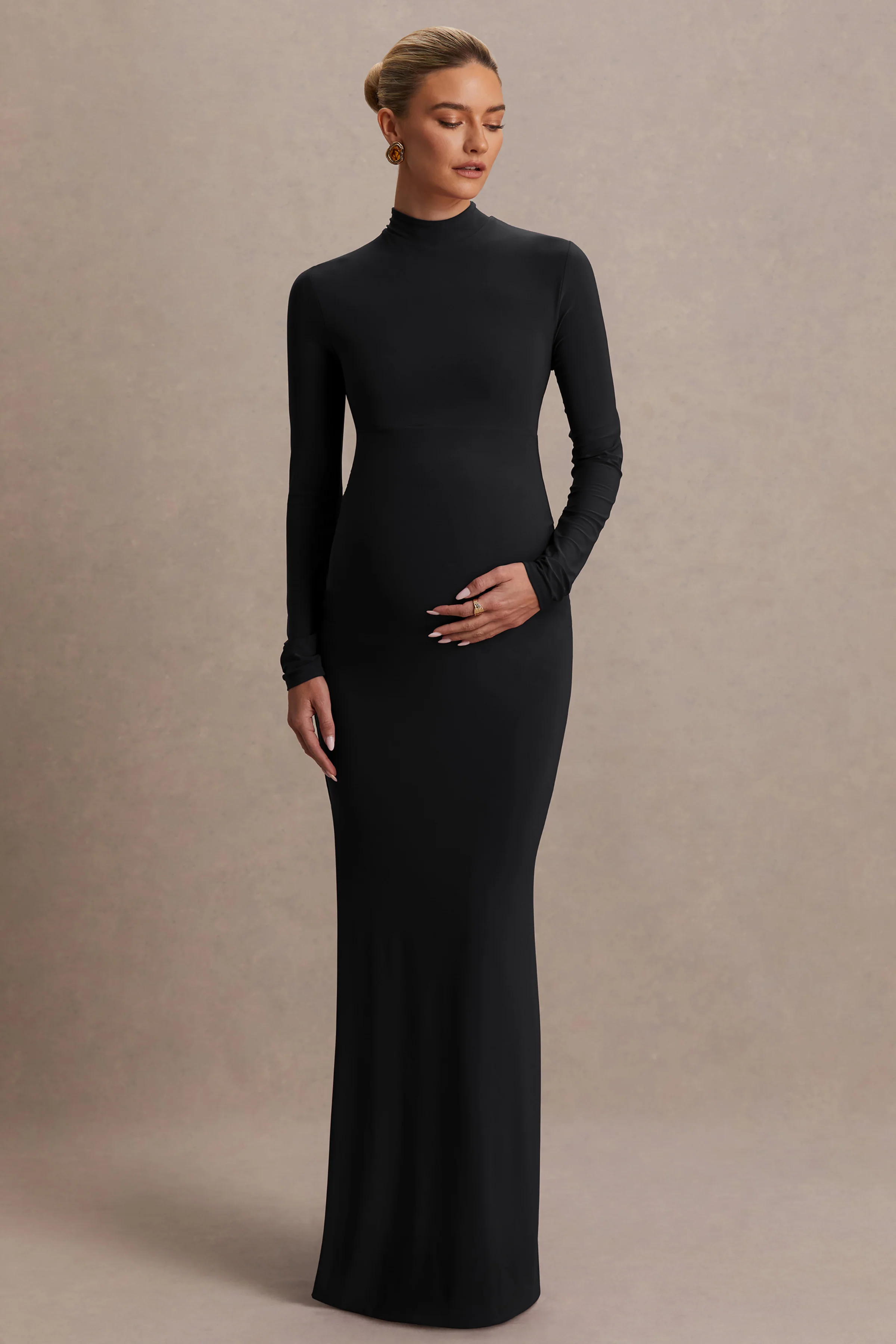 Alejandra | Schwarzes Umstandskleid mit langen Ärmeln und hohem Kragen in Maxi-Länge. - Image 5