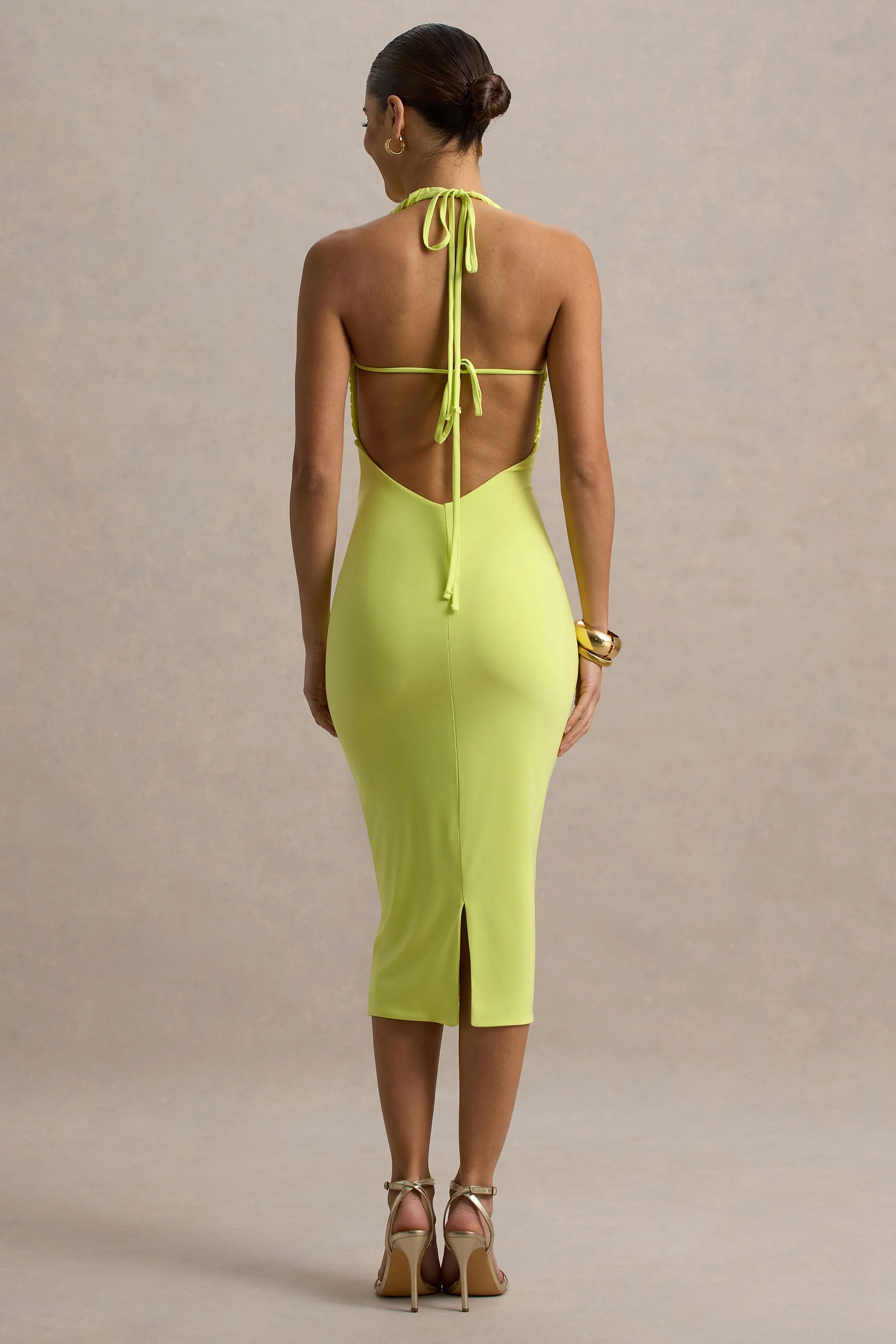 Anaisa | Limettengrünes Midikleid mit tiefem Halter-Ausschnitt - Image 2