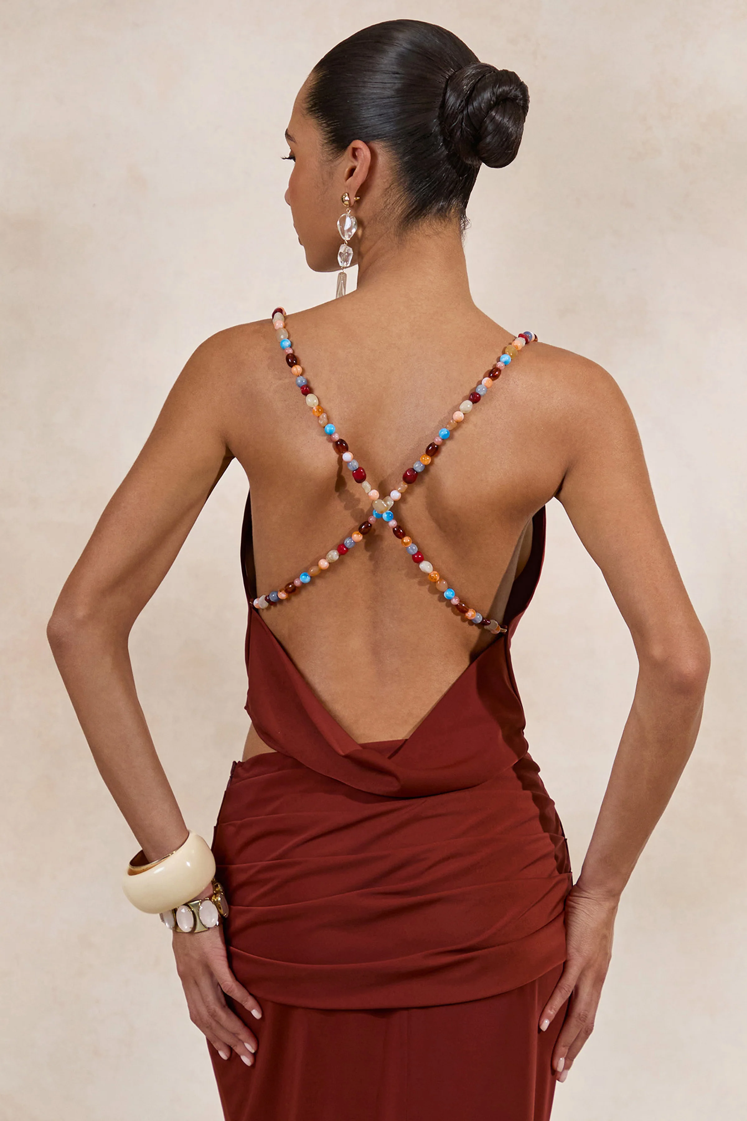 Anina | Rostfarbenes Crop-Top aus Satin mit Wasserfallausschnitt - Image 3