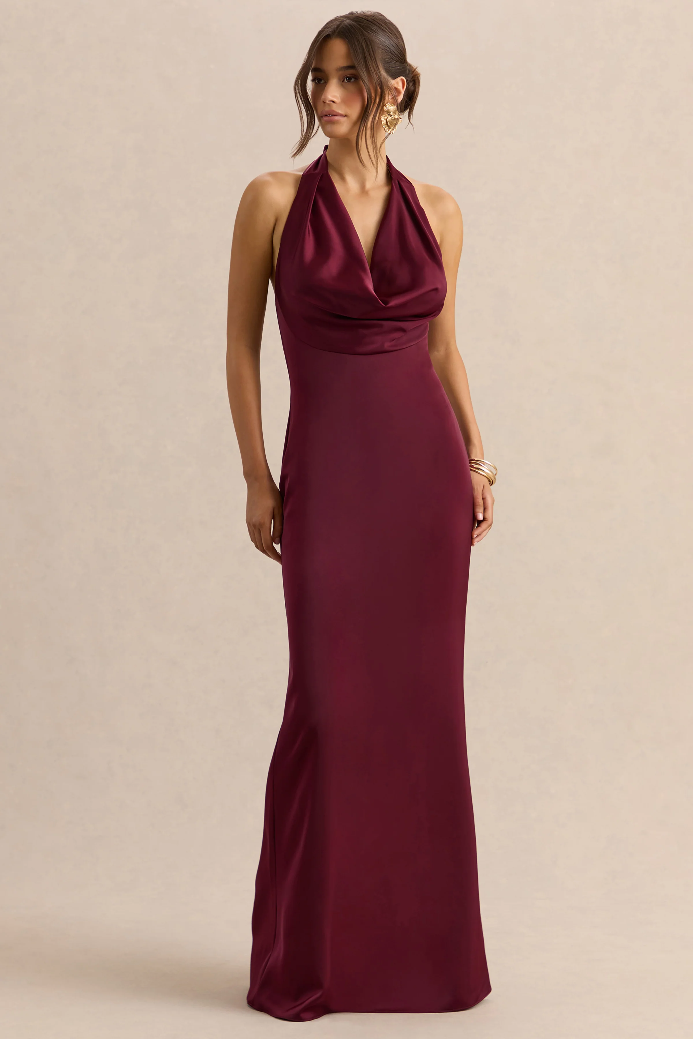 Aralisse | Burgunderfarbenes Maxikleid aus Satin mit Wasserfall-Ausschnitt - Image 4