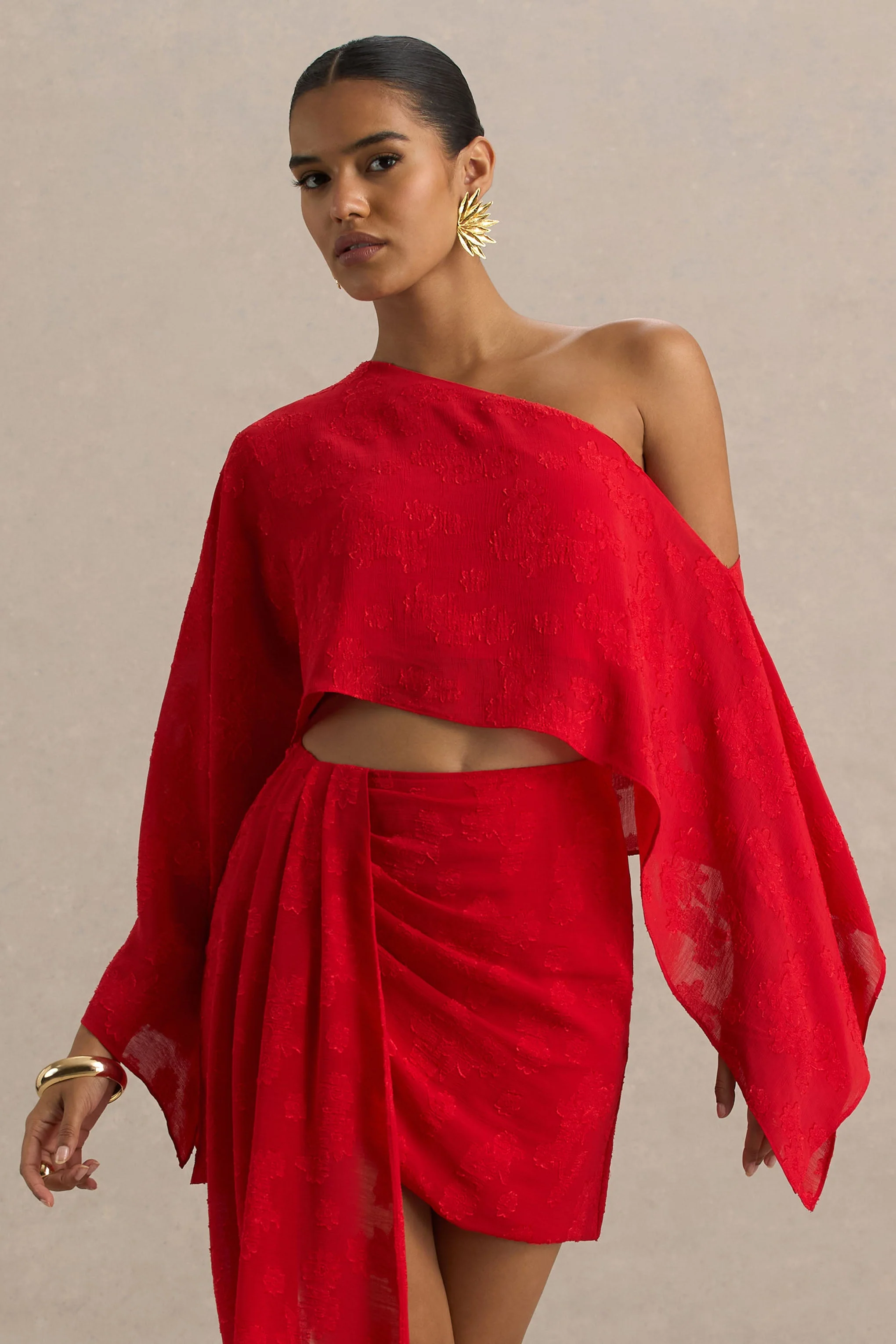Aruba | Rotes Satin-Devoré-Crop-Top mit asymmetrischem Schnitt - Image 8