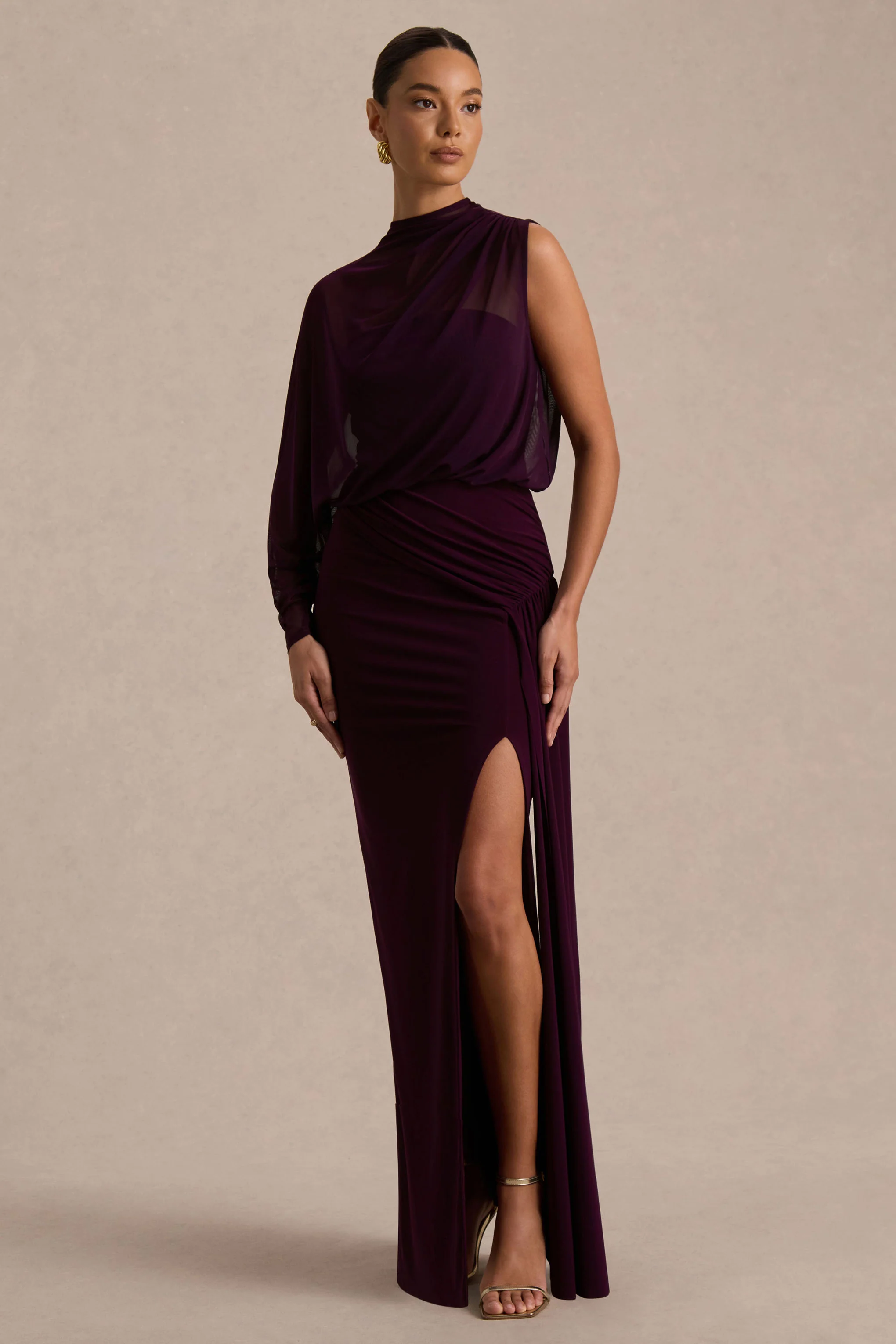 Aurelia | Dunkellila-Maxikleid mit hohem Ausschnitt, Cape-Ärmel und Wickeldetail - Image 5