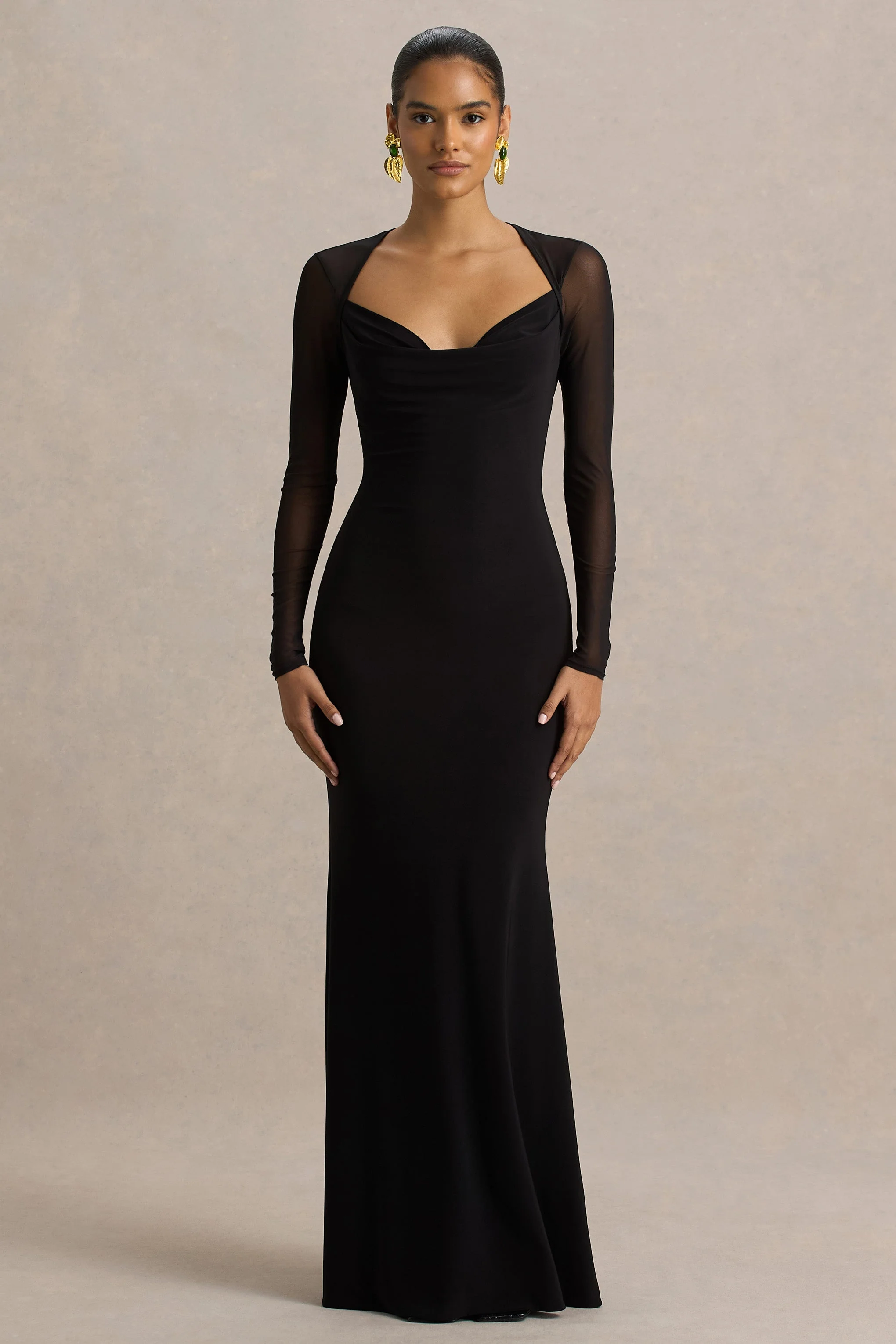 Bethan | Schwarzes Maxikleid mit Wasserfallausschnitt, Mesh-Ärmeln und offenem Rücken - Image 5