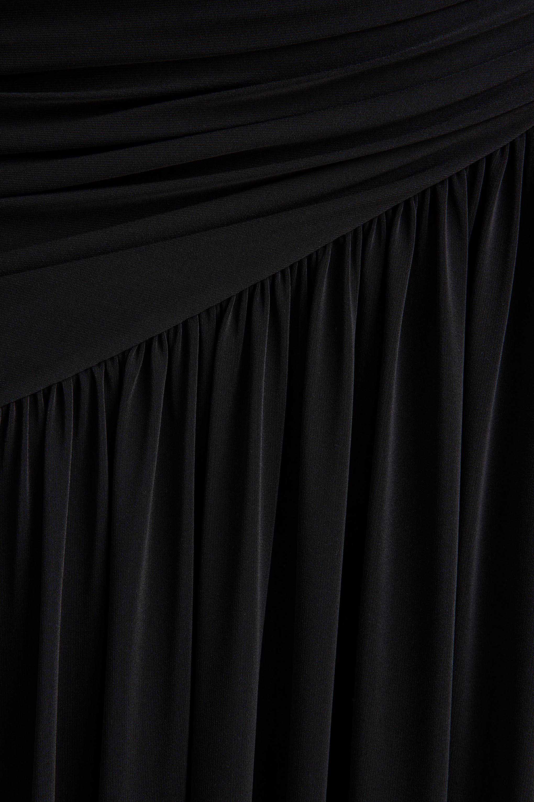 Bexley | Schwarzes Bardot-Maxikleid mit Drapierung und langen Mesh-Ärmeln - Image 6