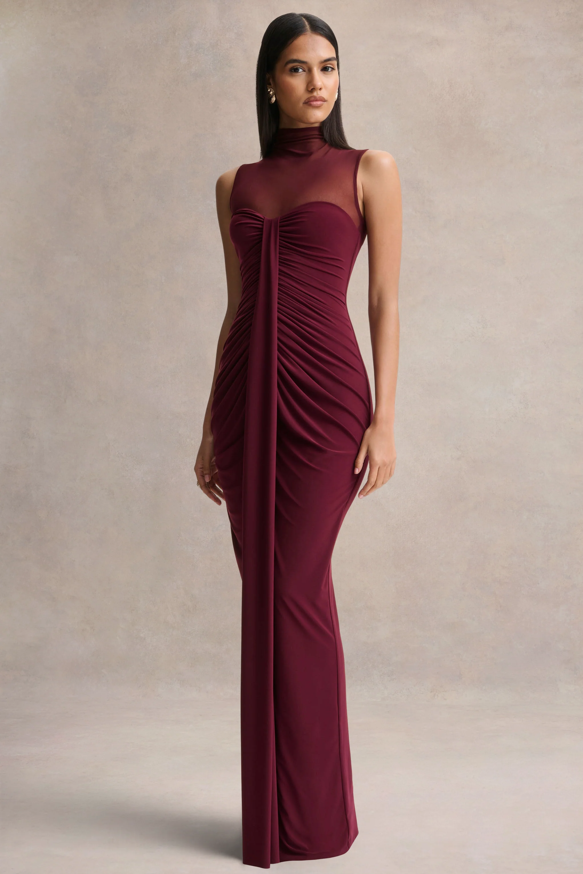 Brialle | Burgunderrotes Maxikleid aus Samt und Mesh mit hohem Ausschnitt und Raffung - Image 4