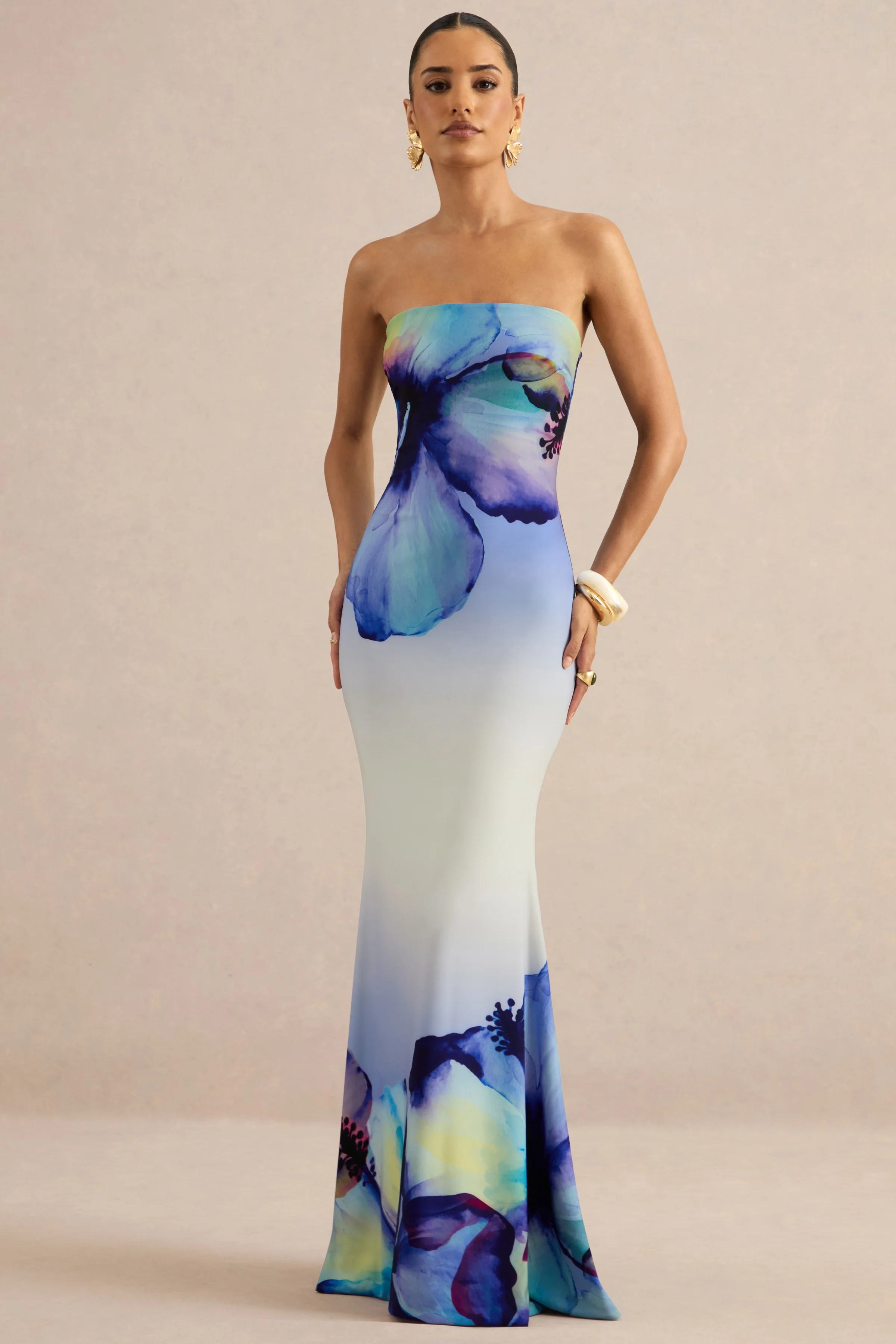 Ceremony | Blaues Bandeau-Maxikleid mit Ombre-Blumenprint