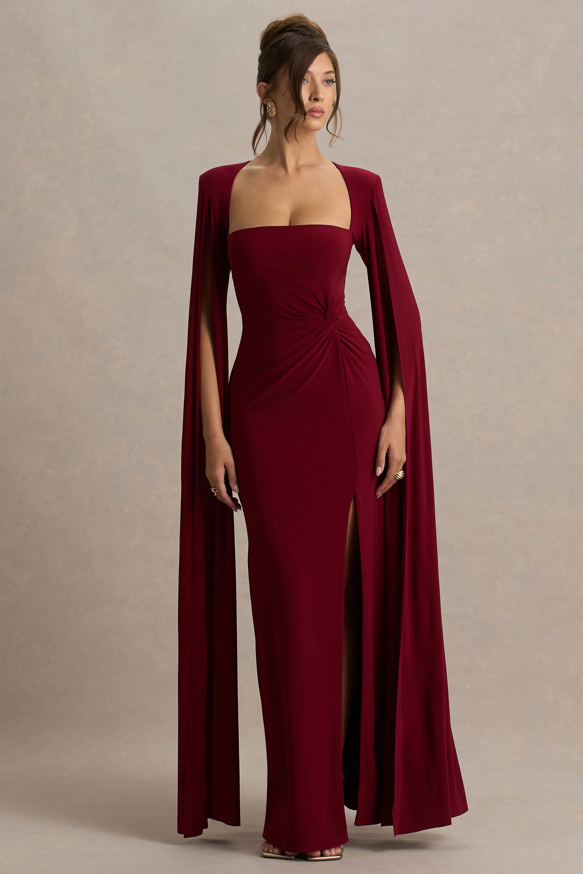 Claretta | Bordeauxfarbenes Maxikleid mit quadratischem Ausschnitt und gedrehtem Design - Image 5