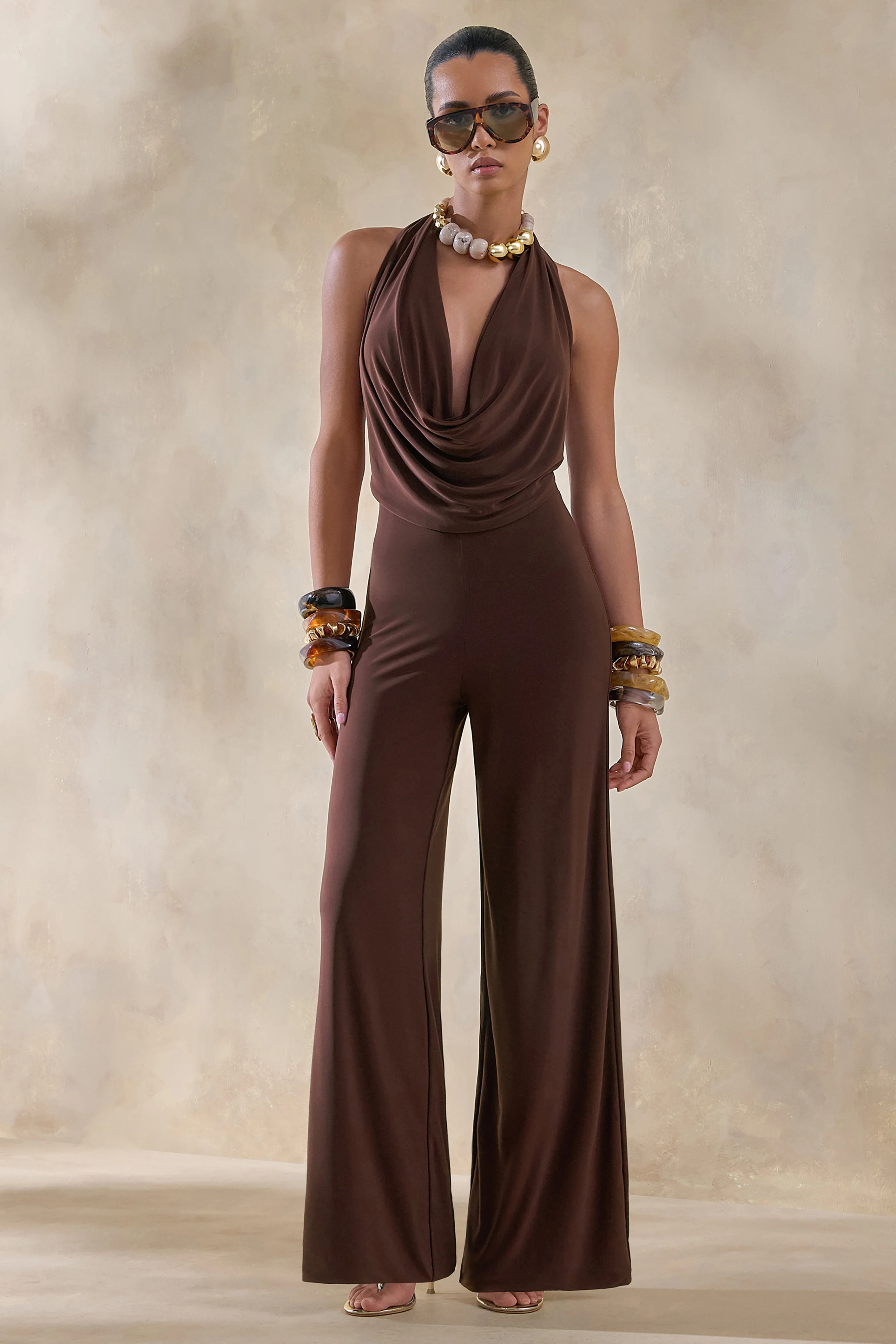 Clemence | Brauner Jumpsuit mit tiefem Ausschnitt - Image 4