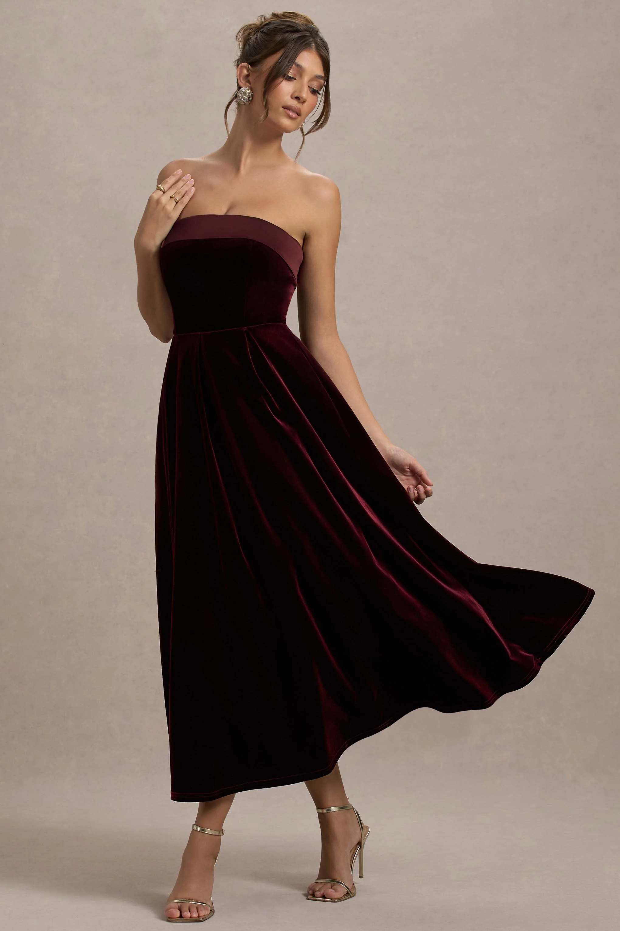 Delray | Portfarbenes Midikleid aus Samt mit Bandeau-Ausschnitt