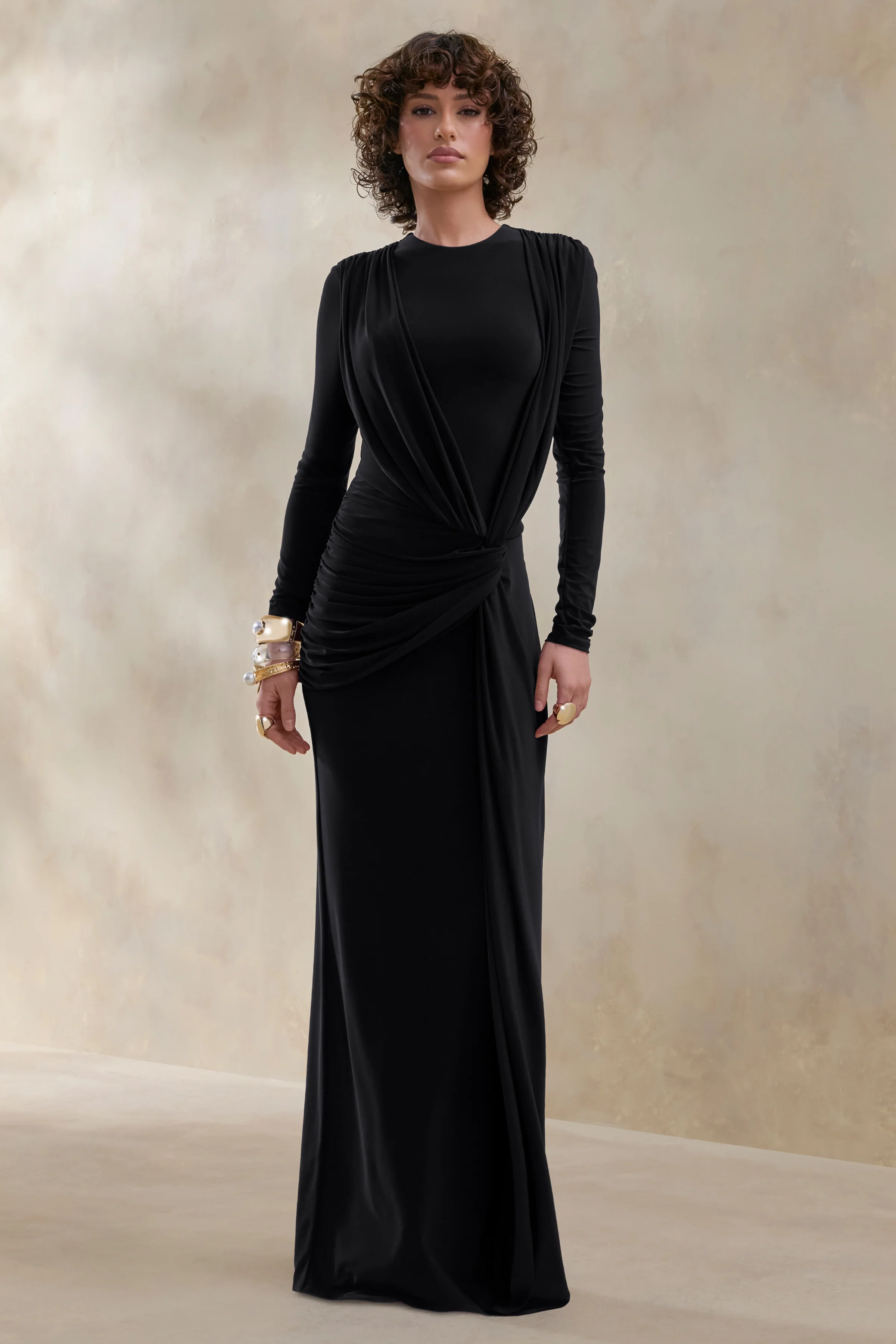 Desirelle | Schwarzes Maxikleid mit Rundhalsausschnitt und Raffungen