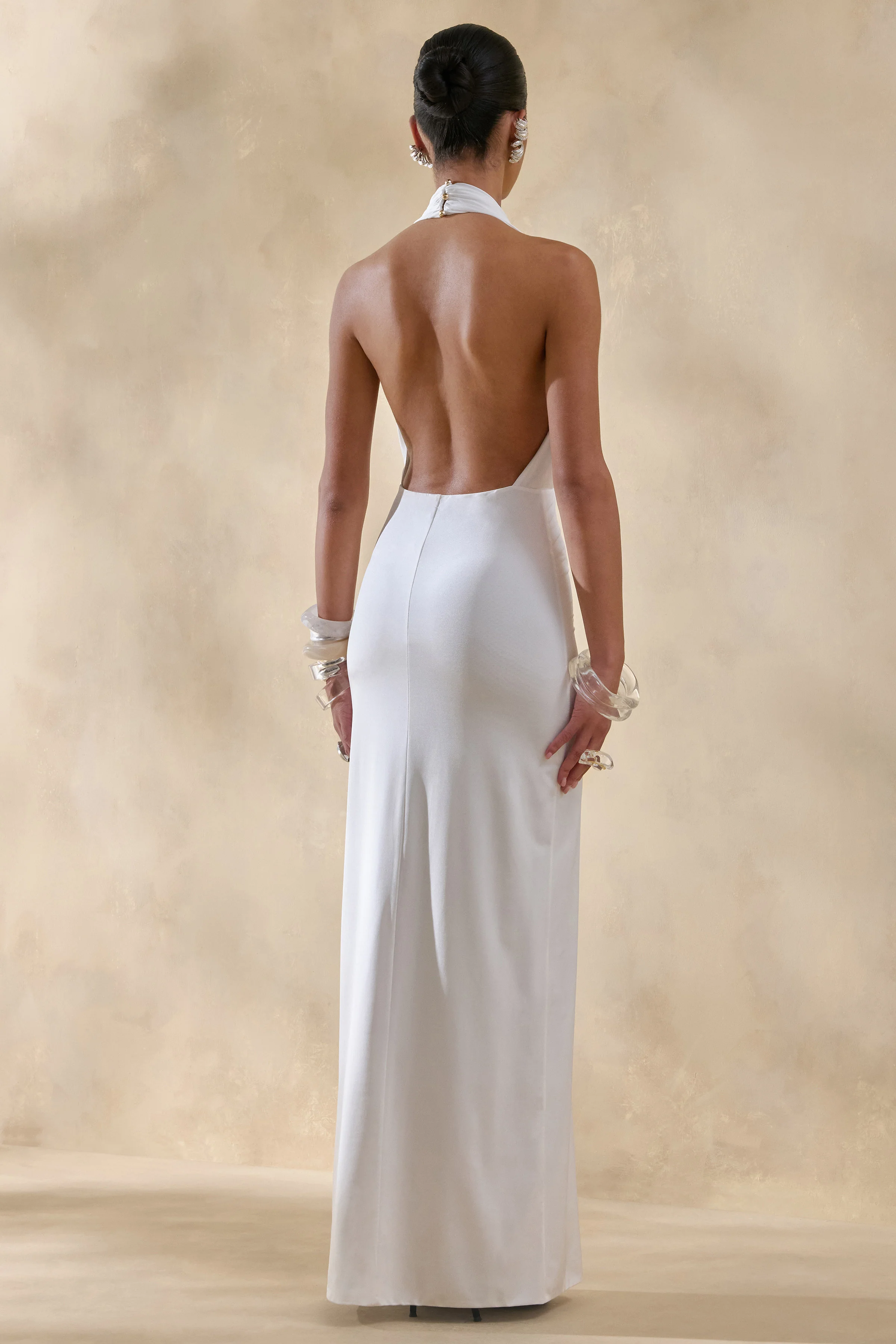 Doria | Weißes Maxikleid mit tiefem Ausschnitt - Image 2