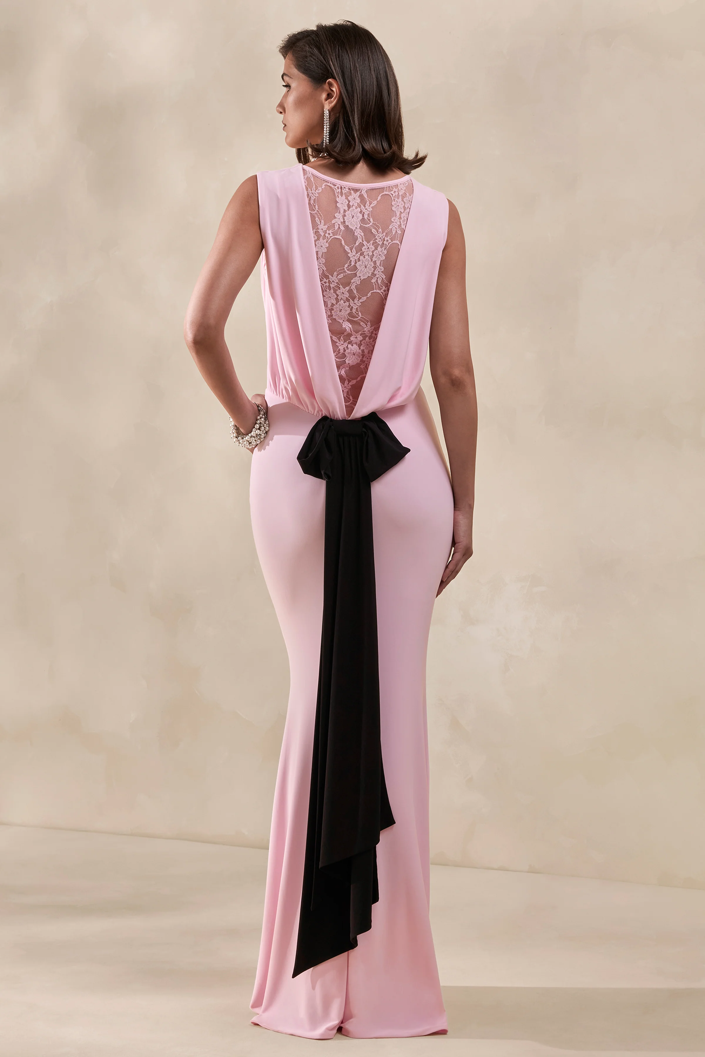 Elladine | Rosa Maxikleid mit Rundhalsausschnitt, Spitzen-Rücken und Schleifendetail