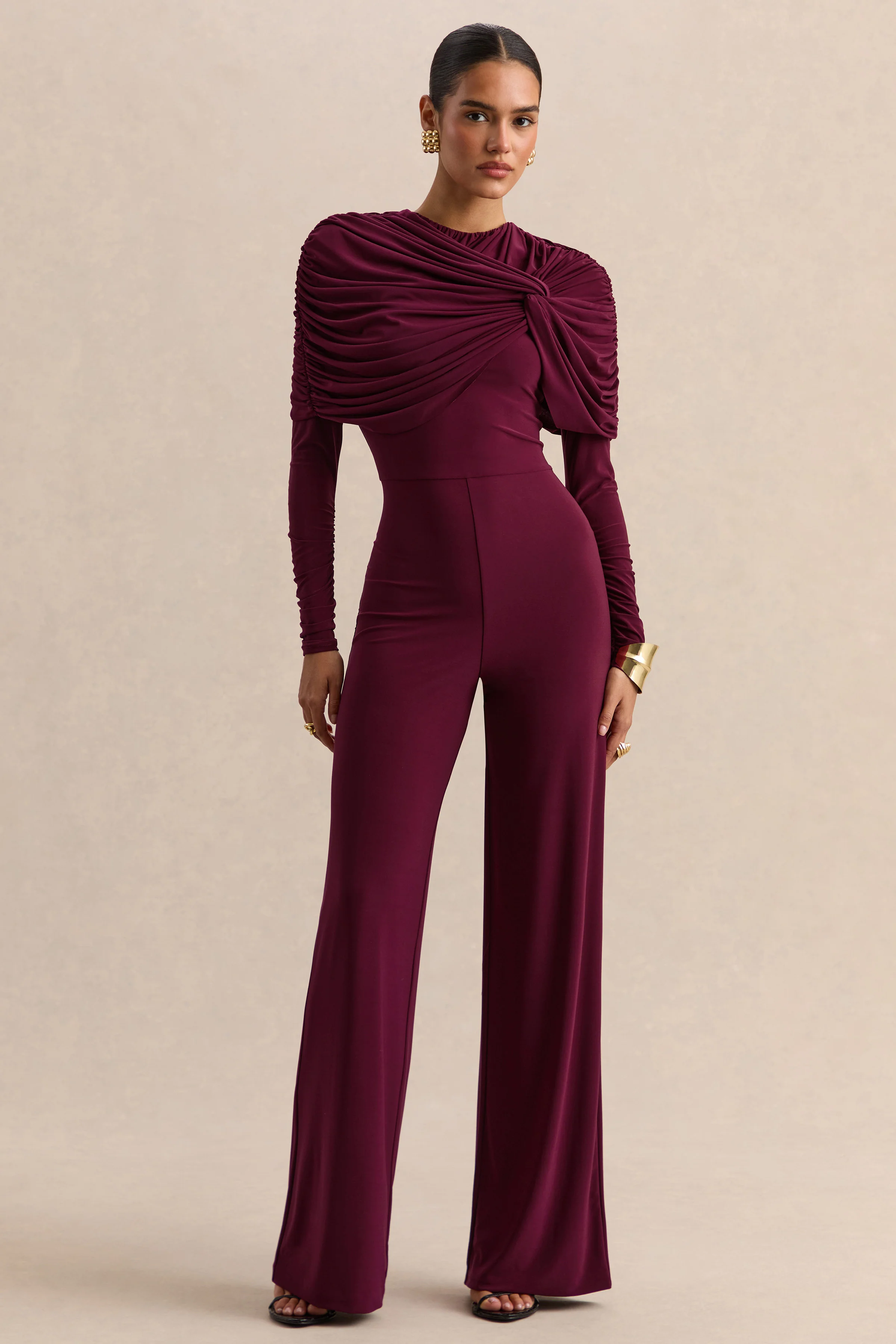 Eloura | Burgunderfarbener Jumpsuit mit hohem Ausschnitt und gedrehtem Raffdetail