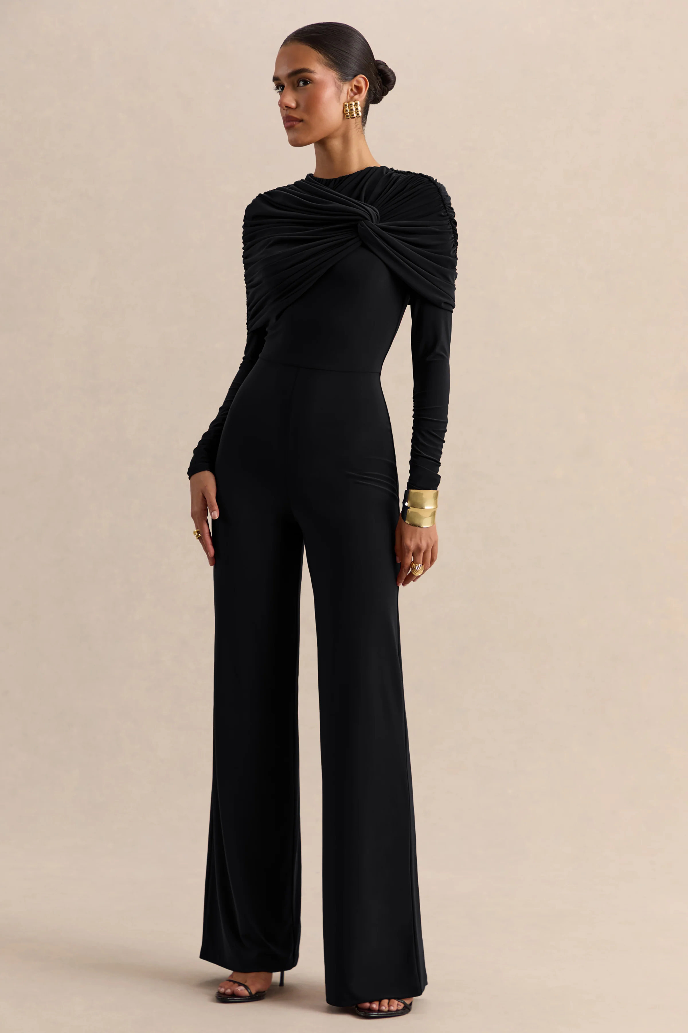 Eloura | Schwarzer Jumpsuit mit hohem Ausschnitt und gedrehtem Raffdetail - Image 4