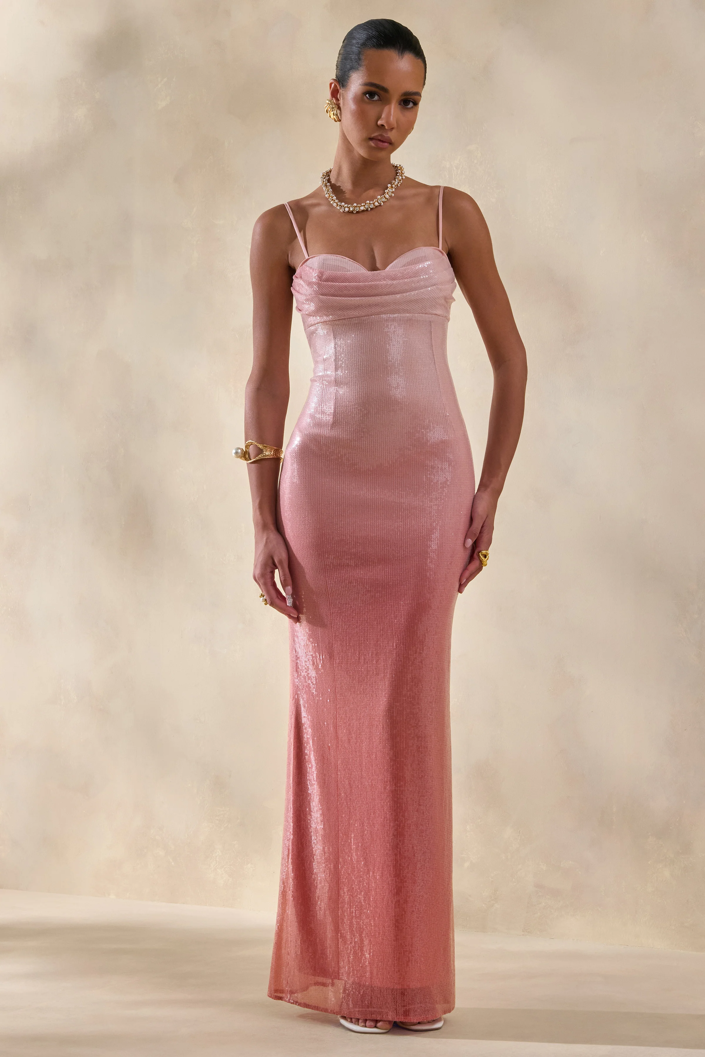 Feloria | Korallfarbenes Ombre-Pailletten-Maxikleid mit Wasserfall-Ausschnitt - Image 5