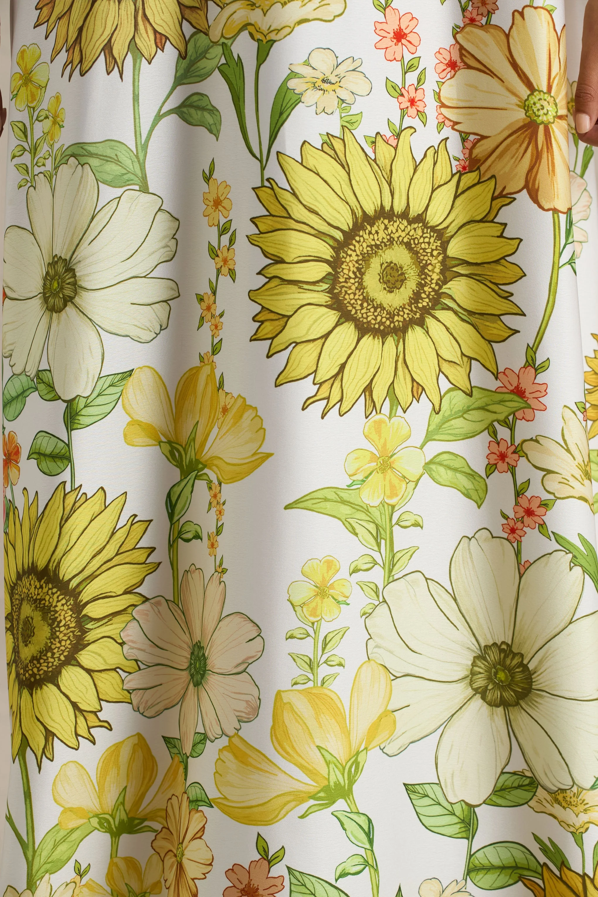 Glide | Sonnenblumenmuster Satin High-Neck Slip Maxikleid - Image 8