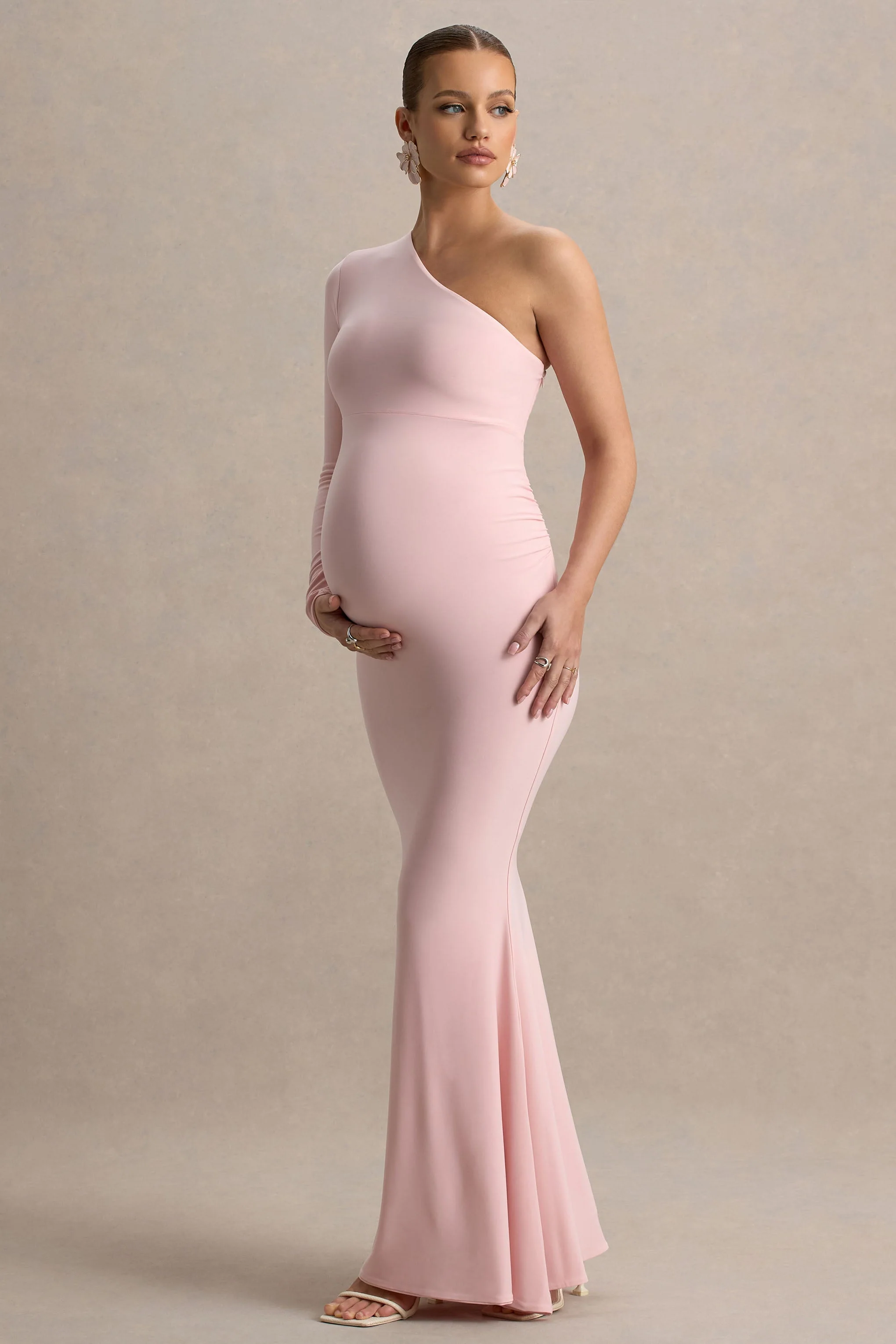 Heloise | Rosafarbenes asymmetrisches Umstandsmaxikleid mit einem Ärmel - Image 5