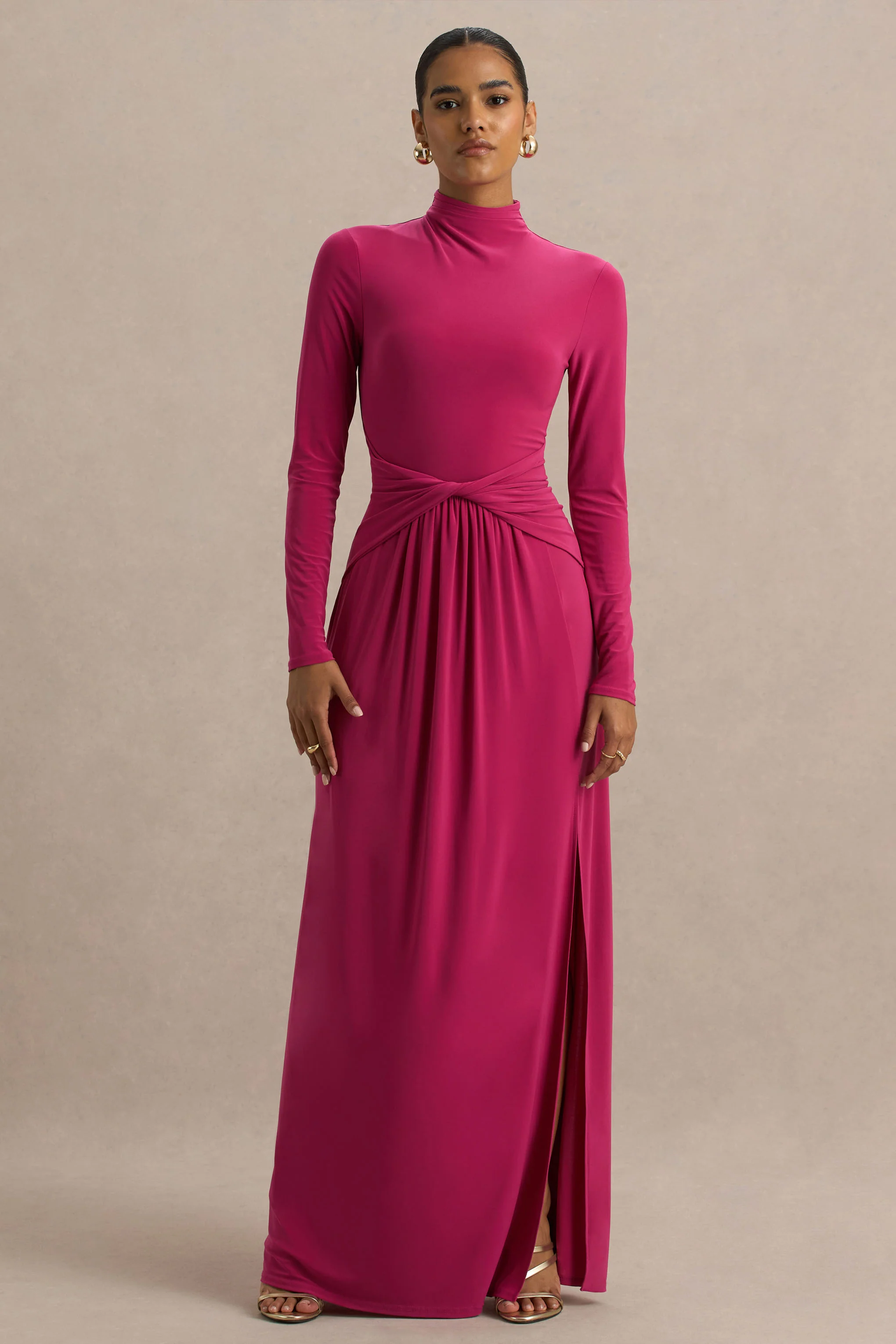 Hourglass | Knallpinkes langärmliges Maxikleid mit Twist und Schlitz - Image 4