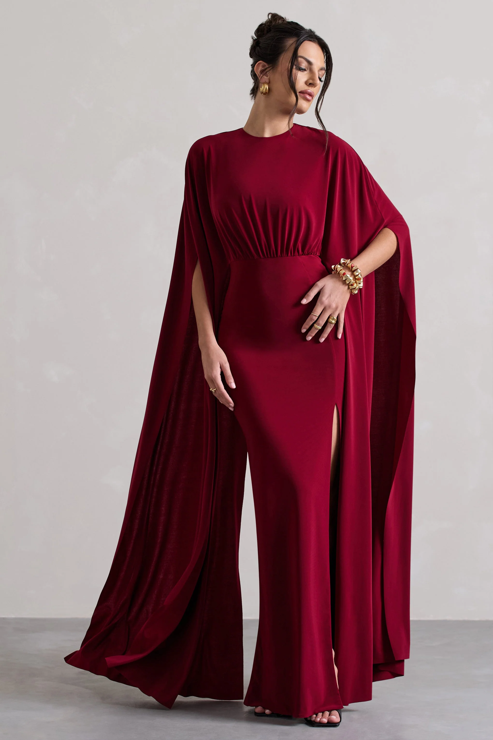 Ilaria | Berry-Maxikleid mit Cape-Ärmeln und Schlitz - Image 5