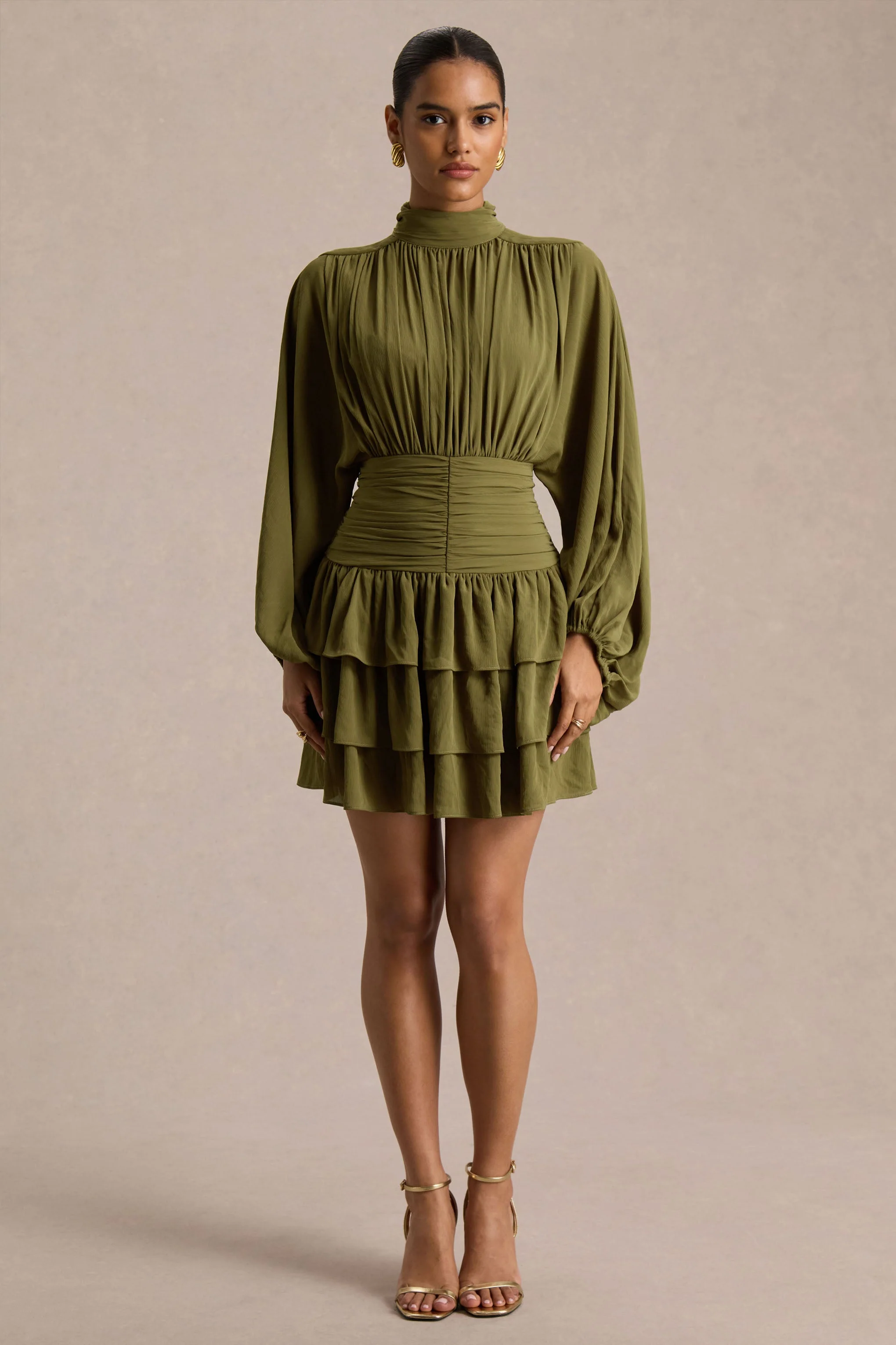 Imma | Olivgrünes Minikleid mit hohem Ausschnitt und Rüschen-Details - Image 4