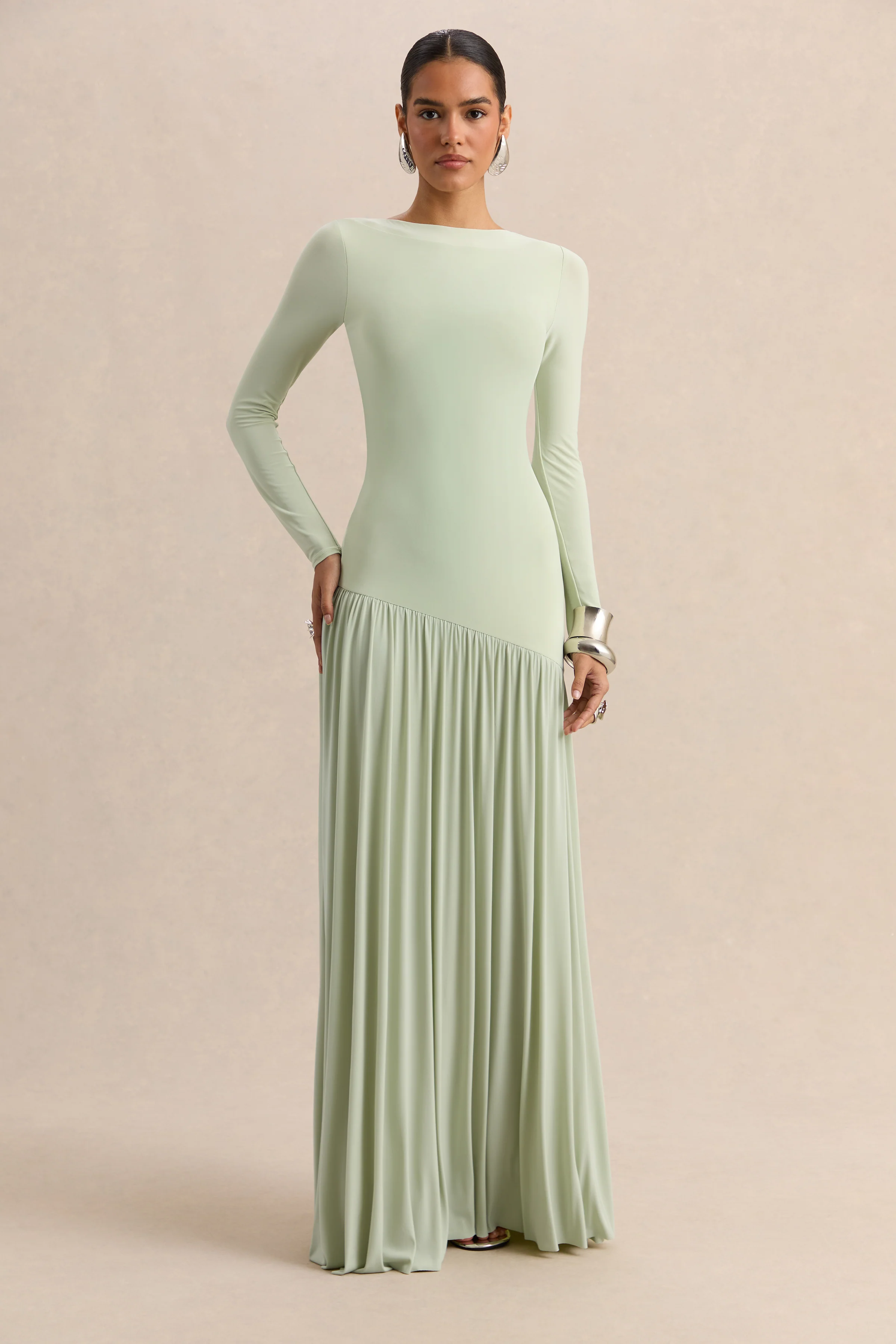 Jasira | Minzgrünes Maxikleid mit Rundhalsausschnitt und asymmetrischer Taille