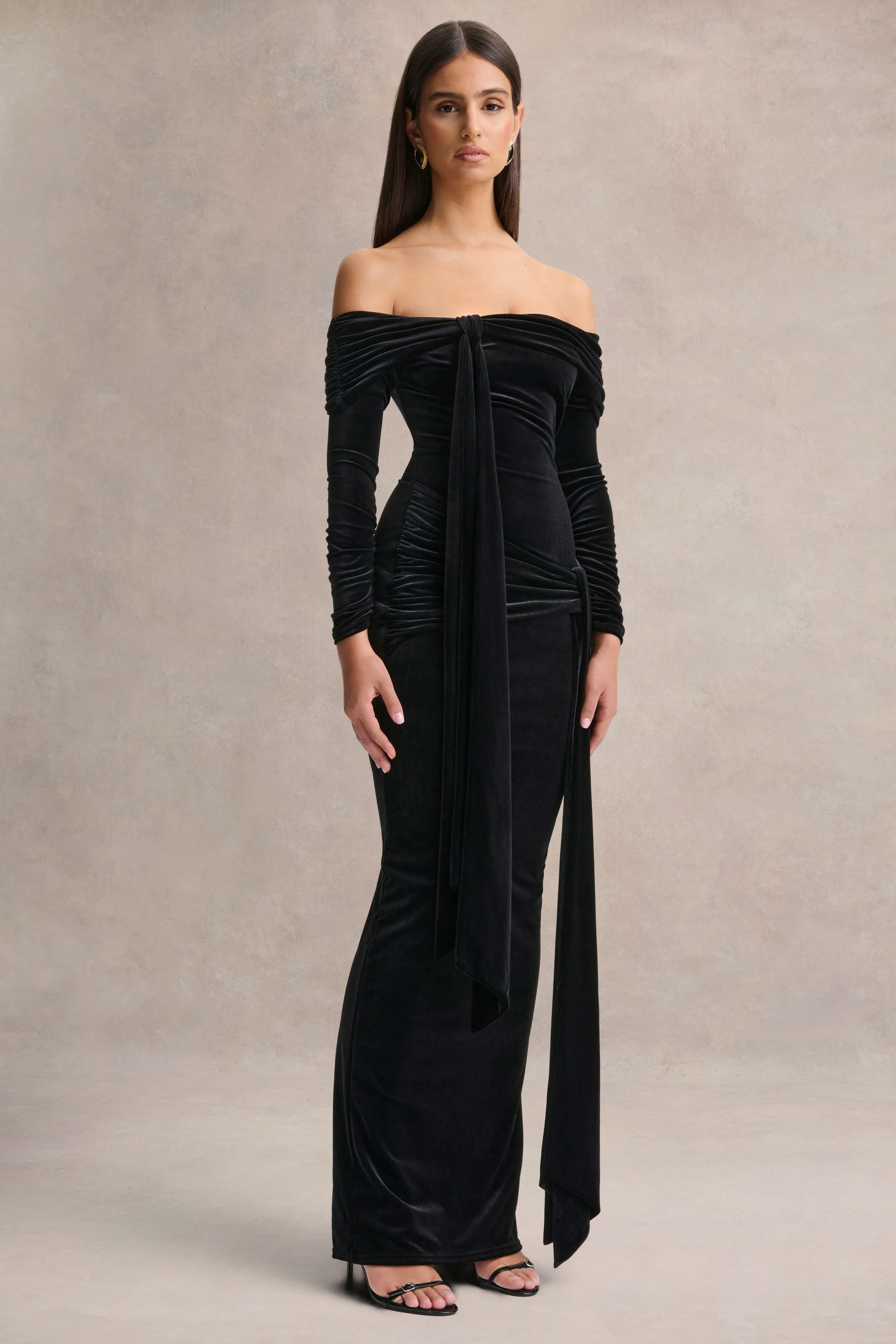 Jessara | Schwarzes Bardot-Maxikleid mit Knotendetails - Image 4
