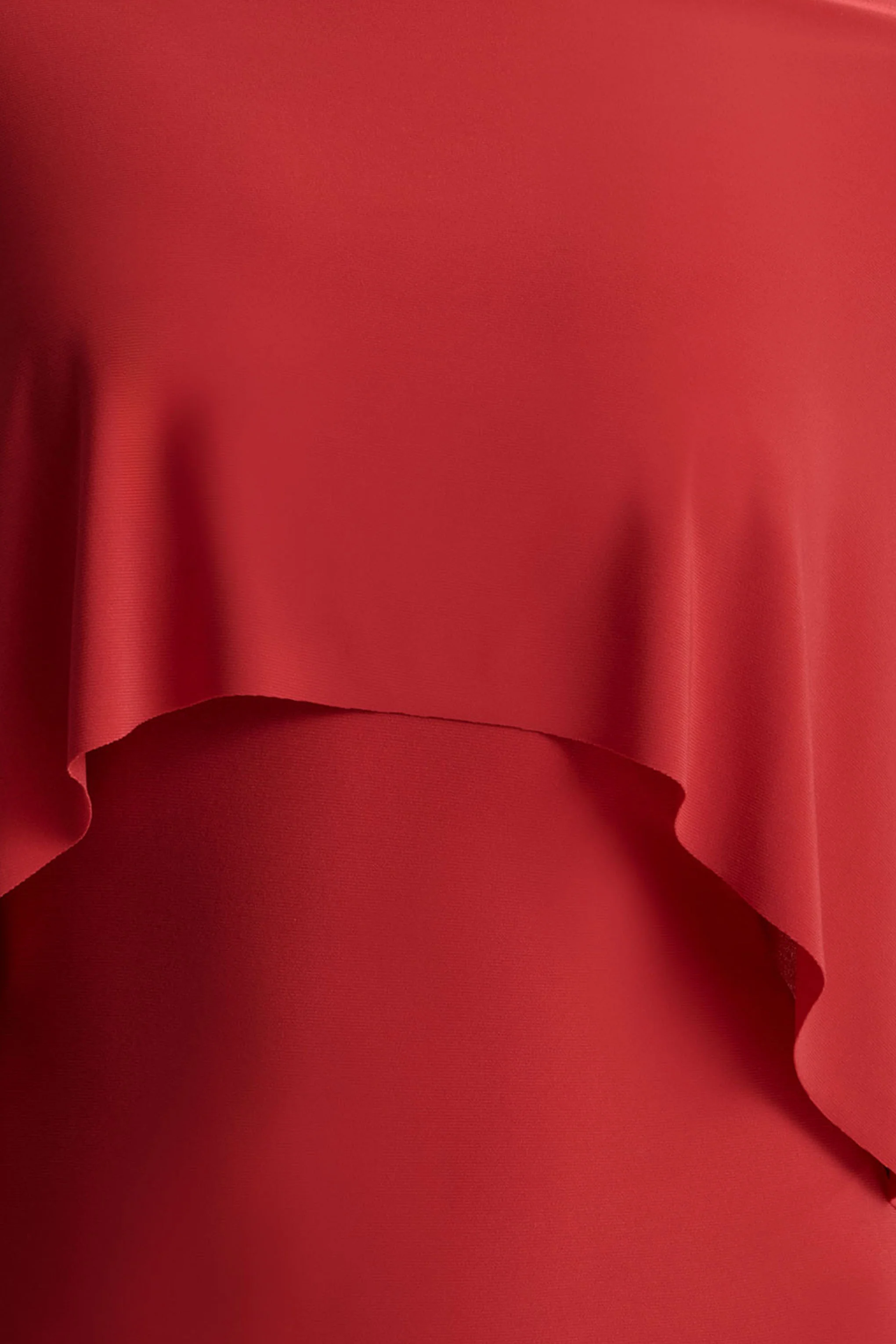 Kalani | Rotes Midikleid mit Rundhalsausschnitt und Cape-Ärmeln - Image 6