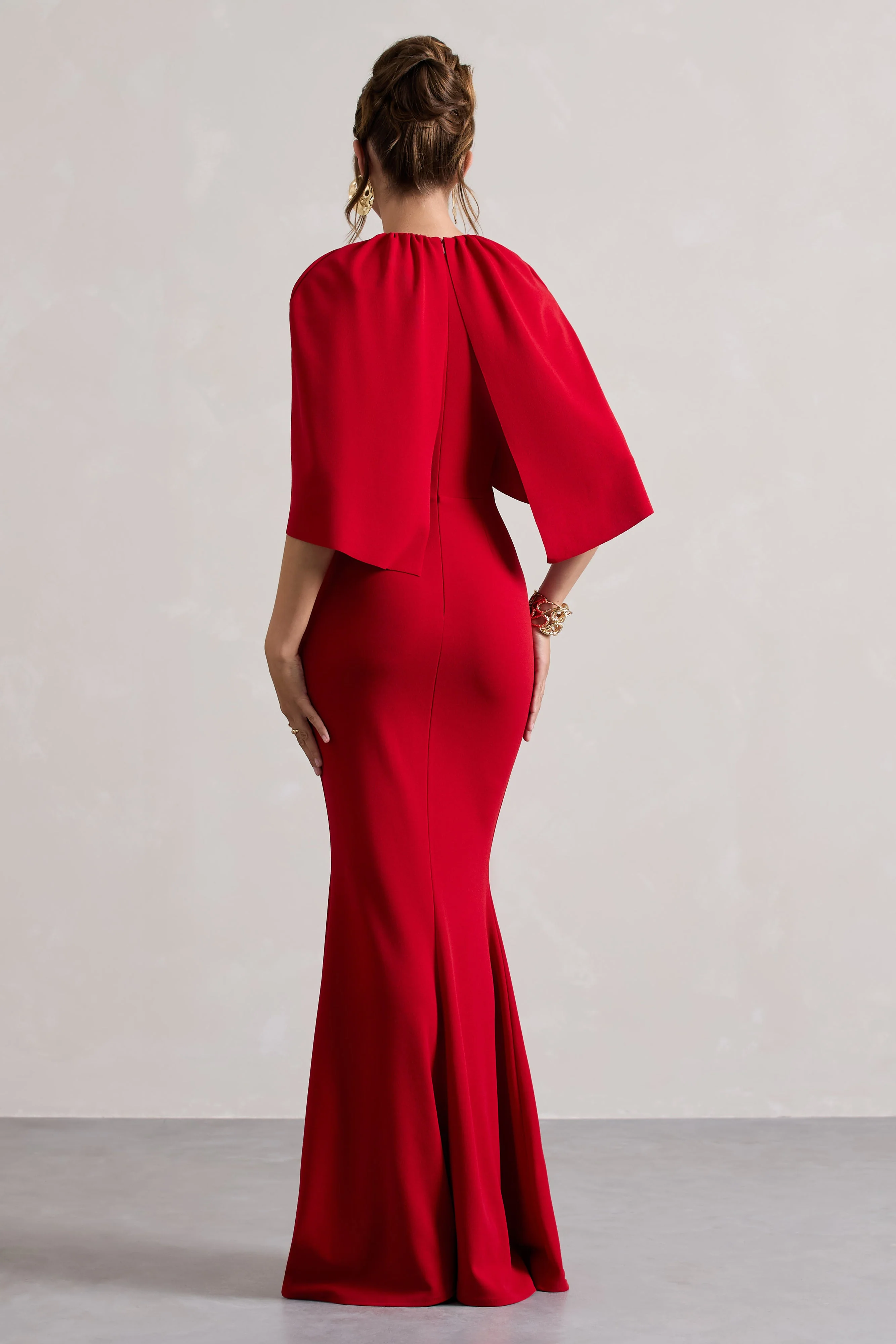 Kianne | Rotes drapiertes Maxikleid mit kurzen Ärmeln - Image 2