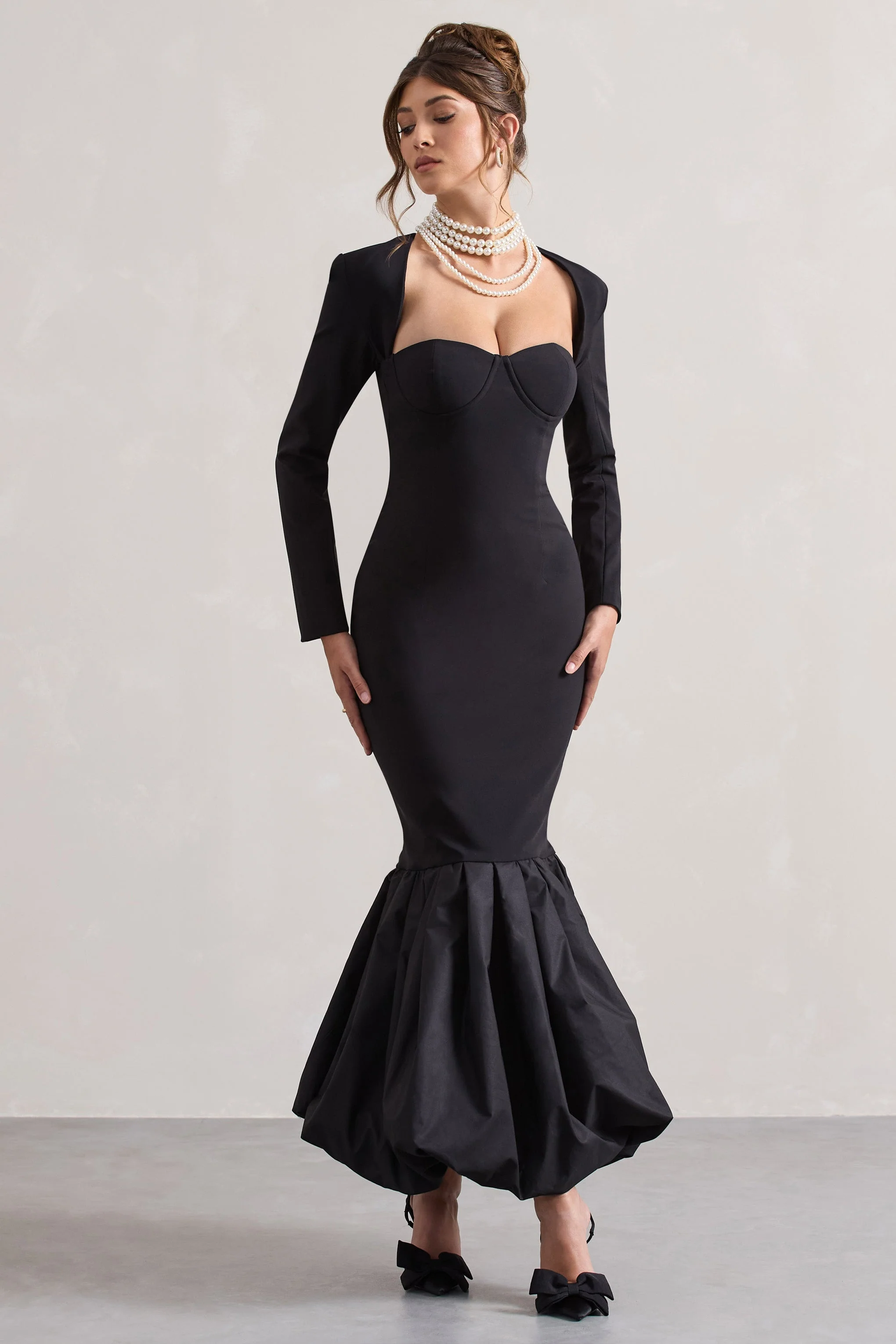 London | Schwarzes Maxikleid mit Sweetheart-Ausschnitt und Volumen-Saum - Image 4