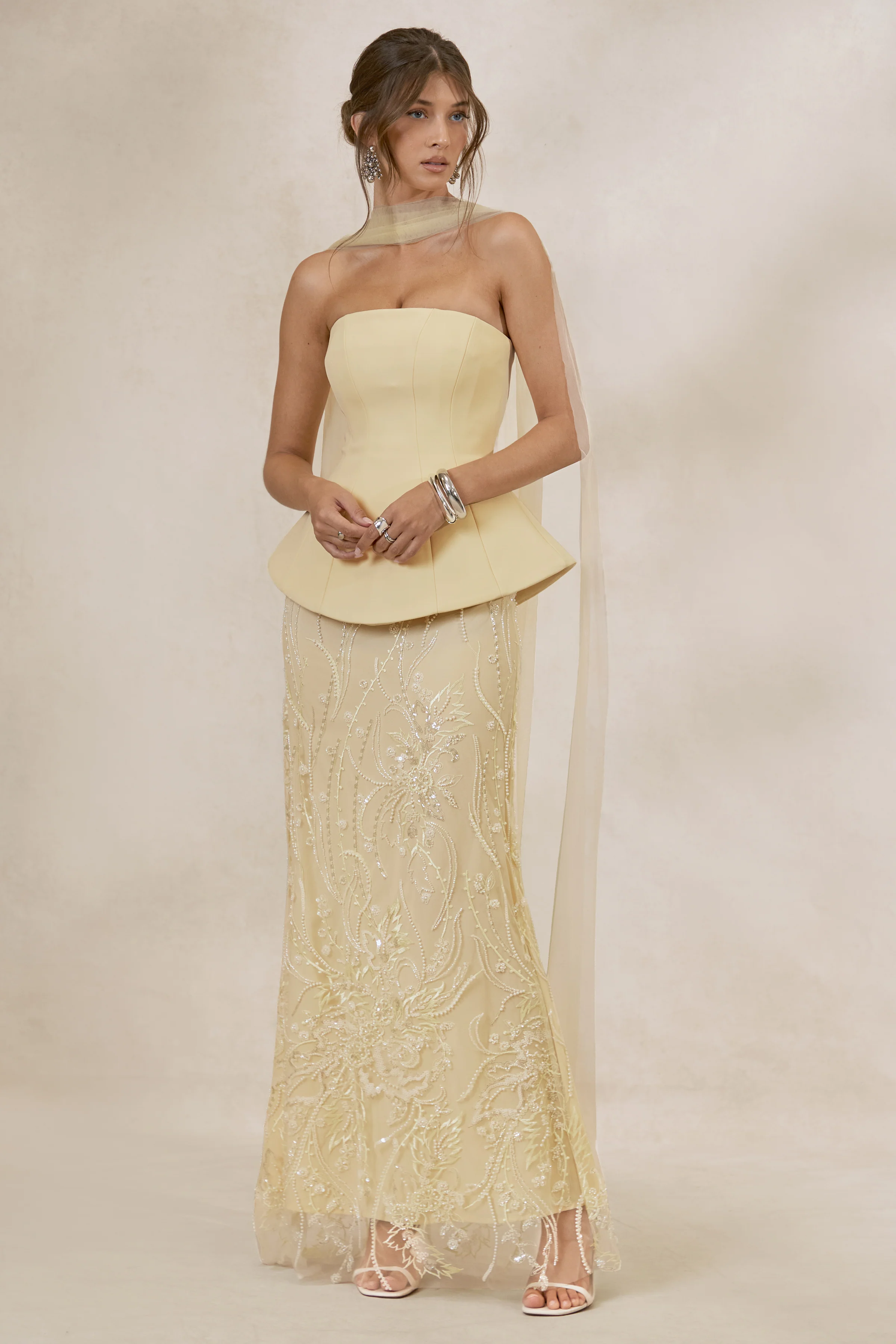 Lorna | Zitronengelbes Bandeau-Maxikleid mit Schal