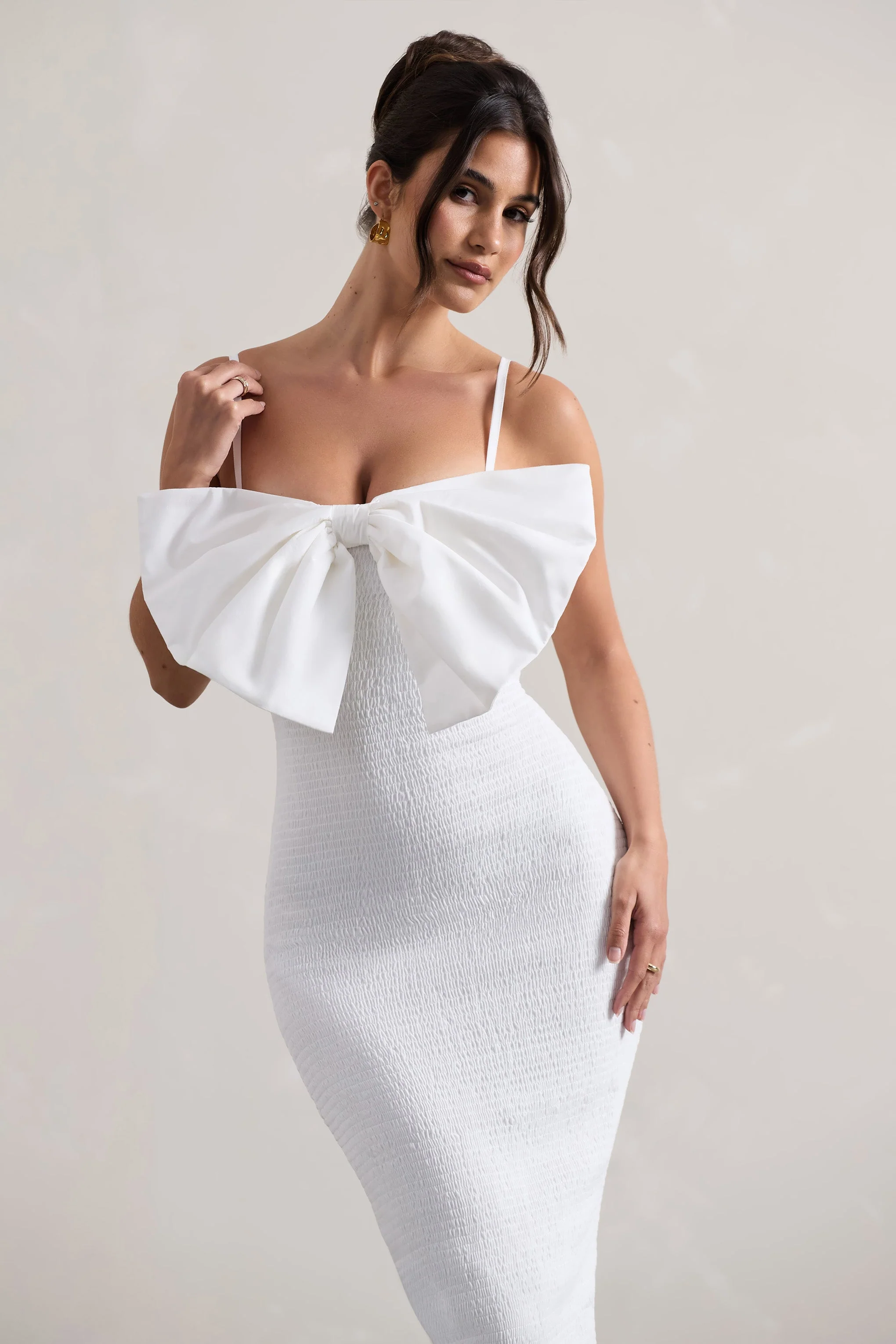 Love Poem | Weißes figurbetontes Midikleid mit übergroßer Schleife - Image 3