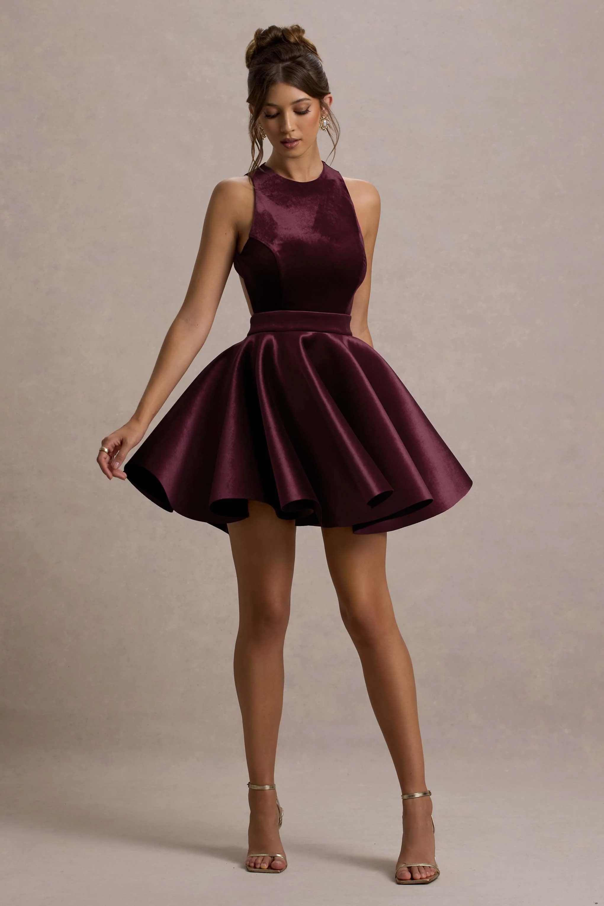 Mackie | Portfarbene, ärmellose Skater-Minikleid aus Samt