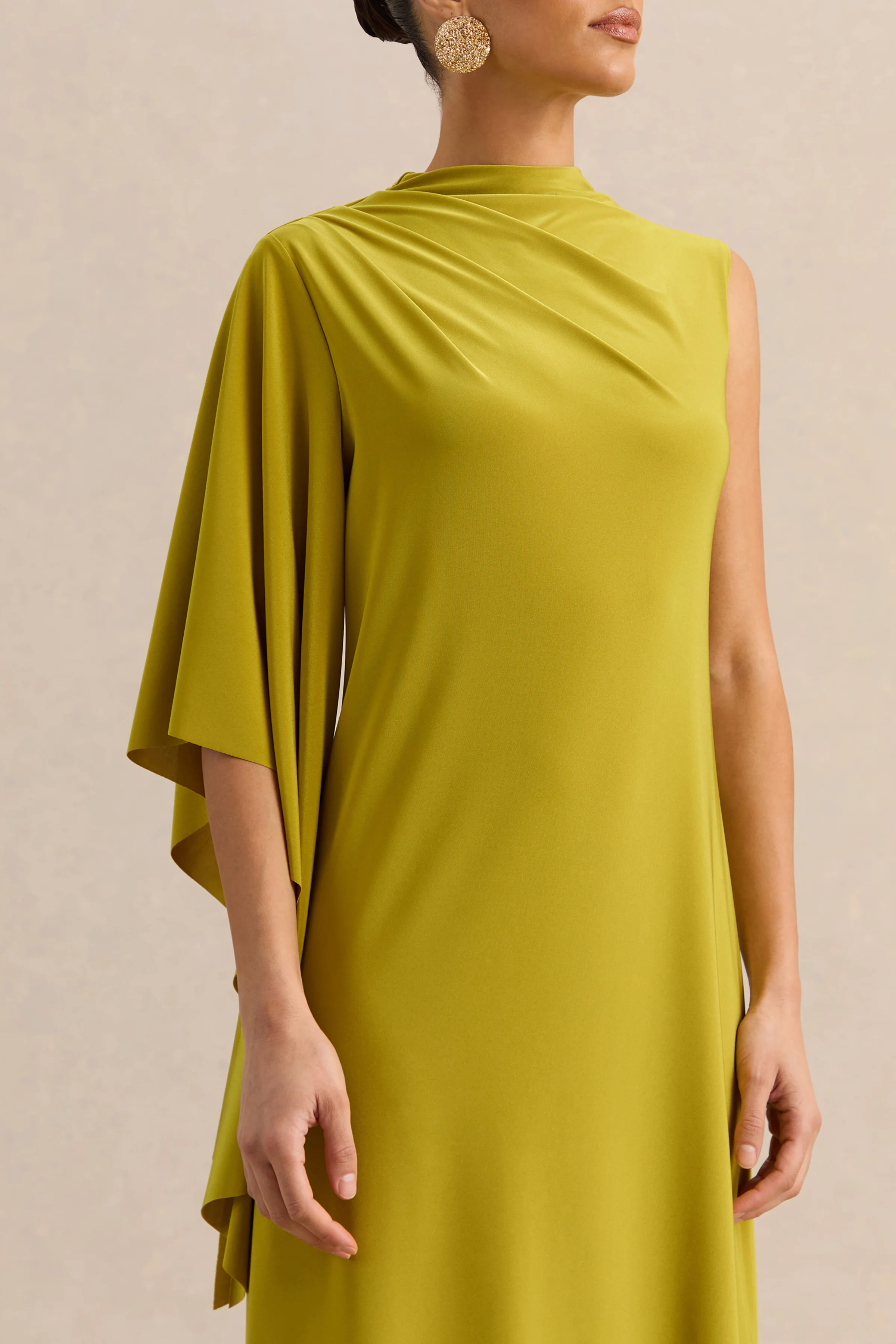 Marosia | Olivgrünes Maxikleid mit hohem Ausschnitt und Cape-Ärmel - Image 6