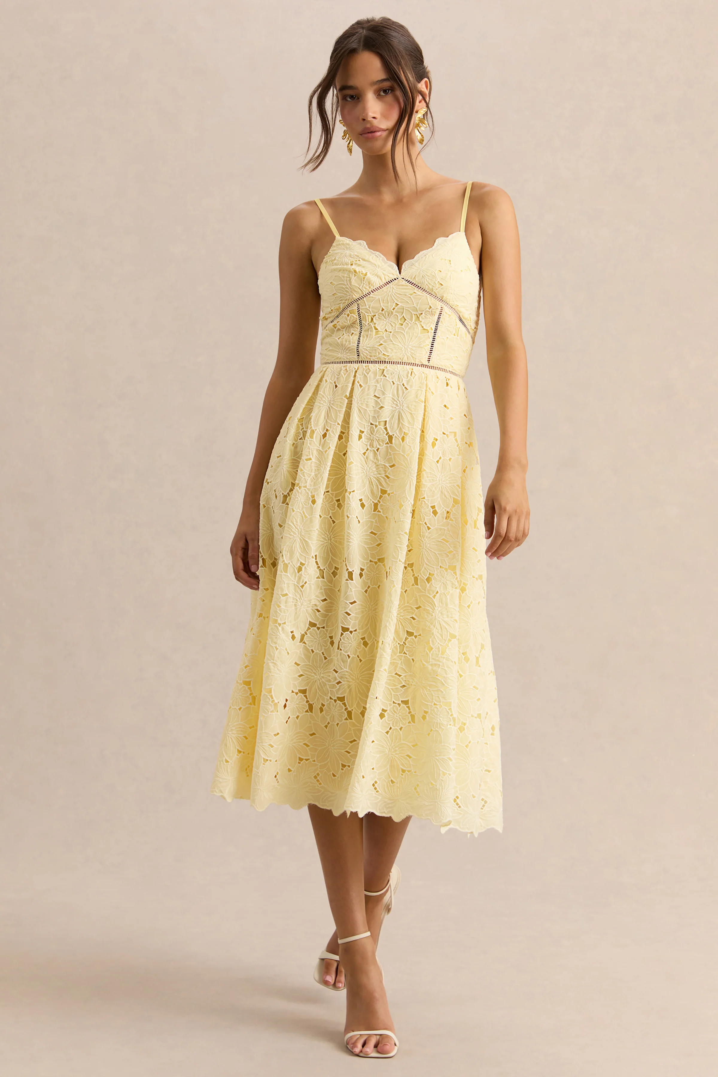 Nicoline | Zitronengelbes Midikleid aus Spitze mit Sweetheart-Ausschnitt und Spaghettiträgern