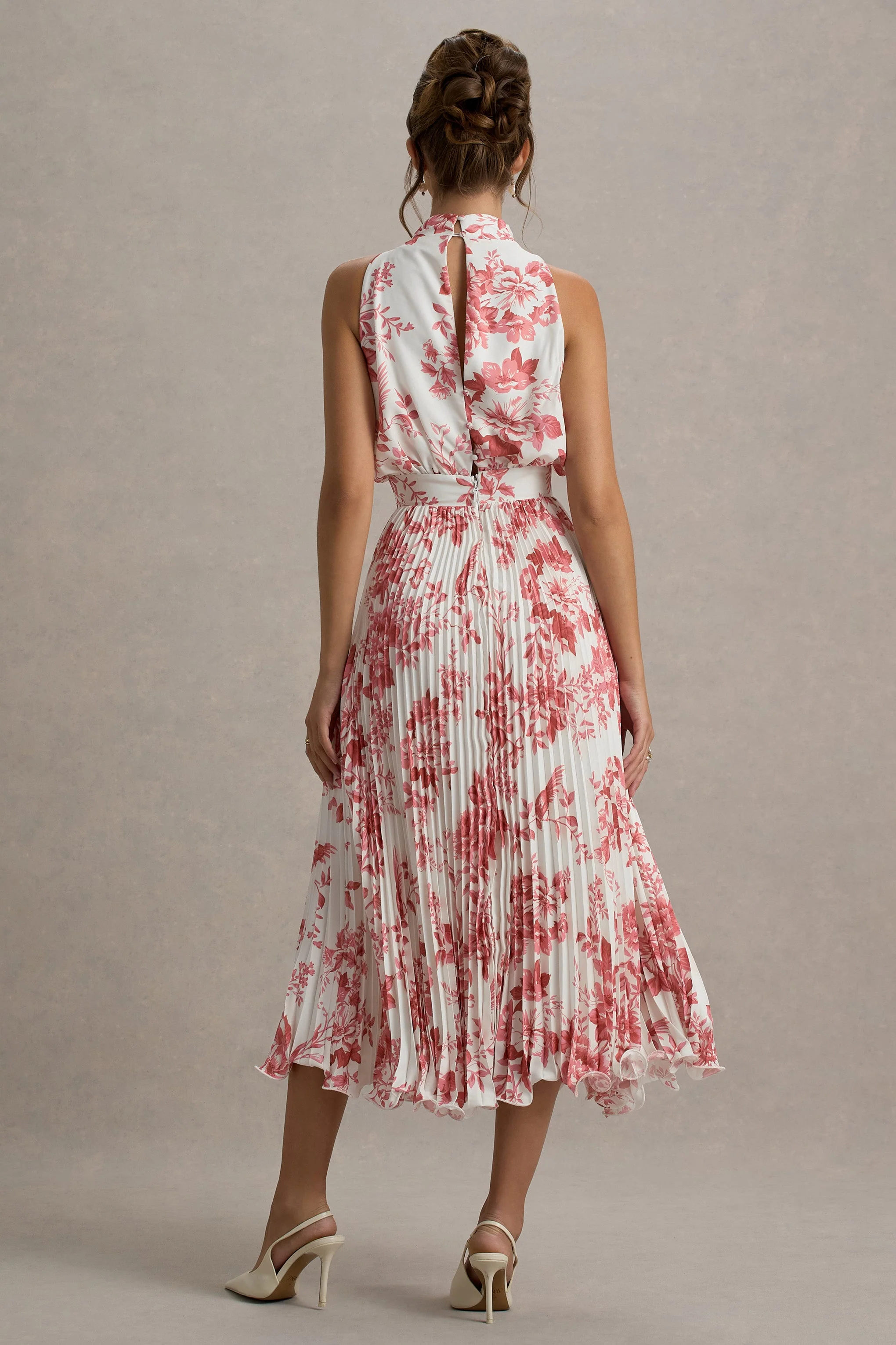 Nila | Rosa Midikleid mit Porzellanprint, Wasserfallausschnitt und plissiertem Rock - Image 2