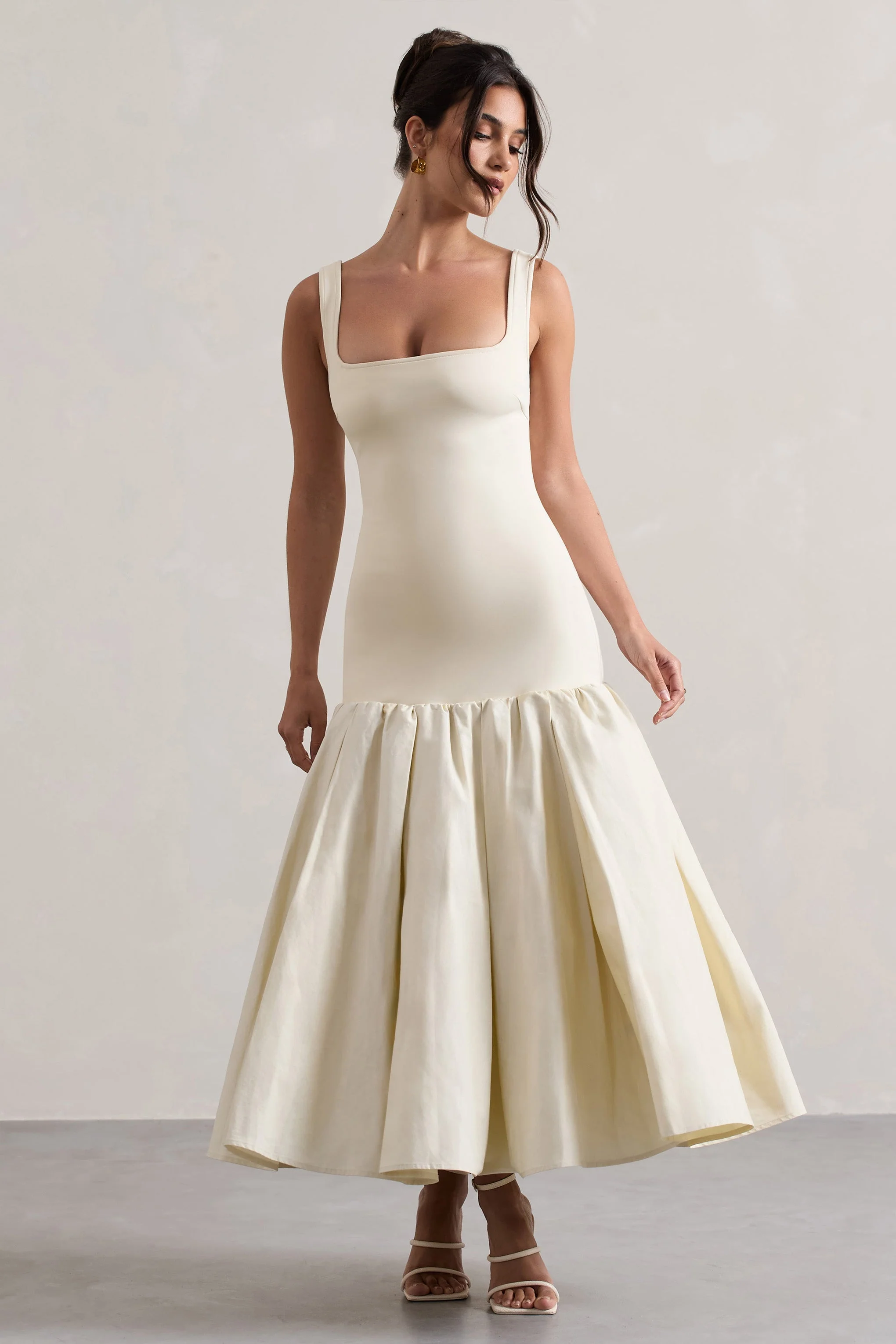 Parida | Cremefarbenes Popeline Midikleid mit tiefer Taille und Schößchen - Image 5