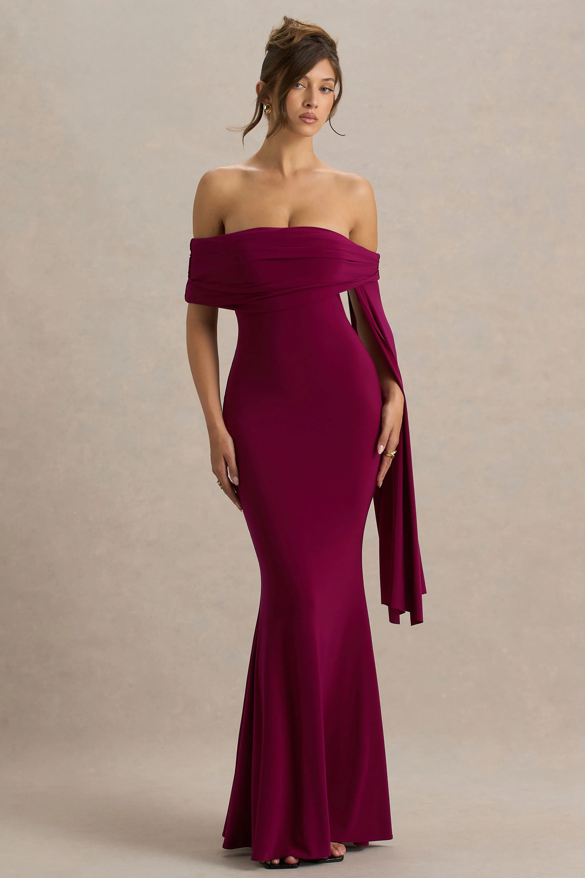 Saffina | Burgunderrotes Maxikleid mit Bardot-Ausschnitt und Schärpe - Image 5