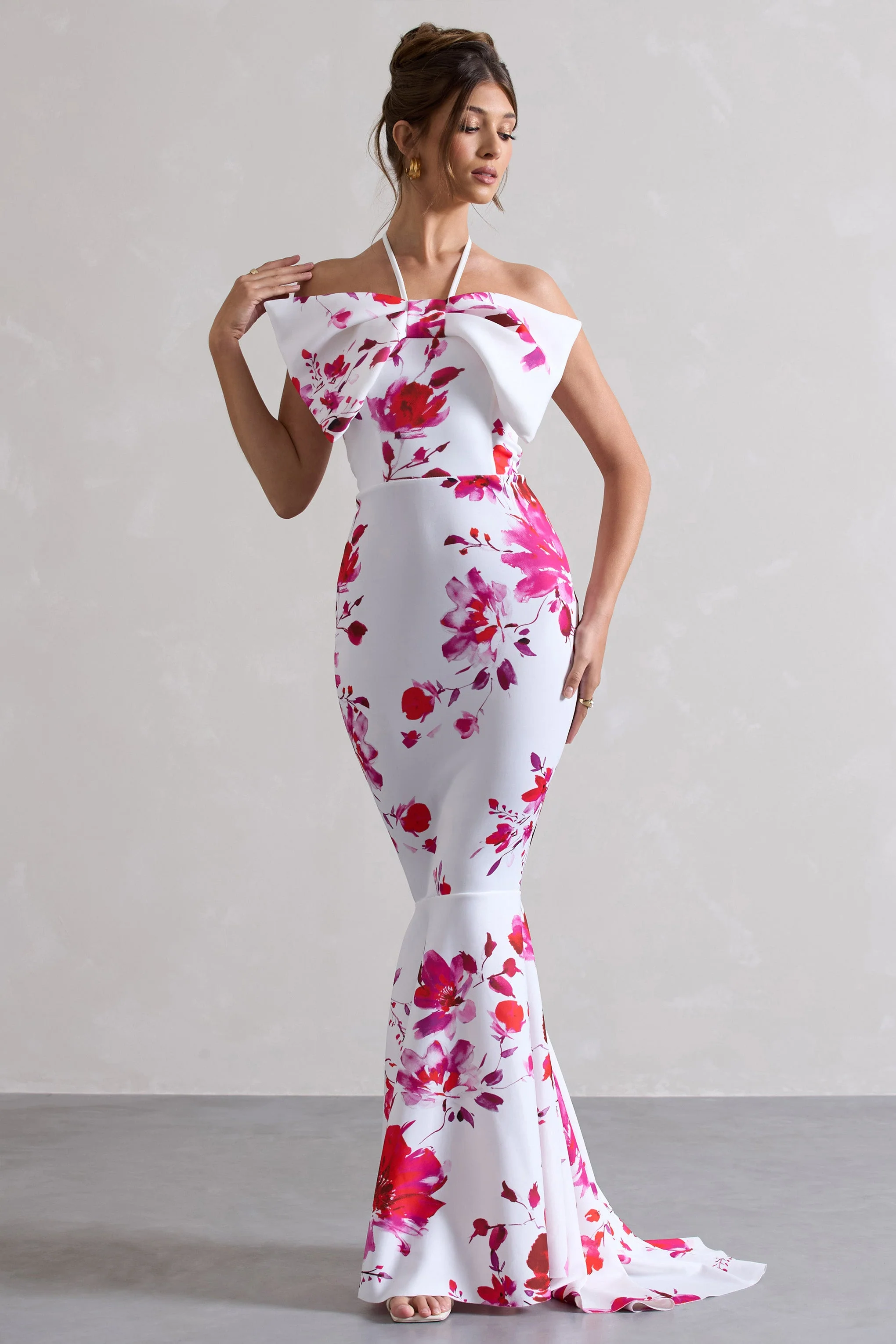 Sakura | Rosa geblümtes Maxikleid mit Halterneck, Schleife und Fishtail Saum - Image 4