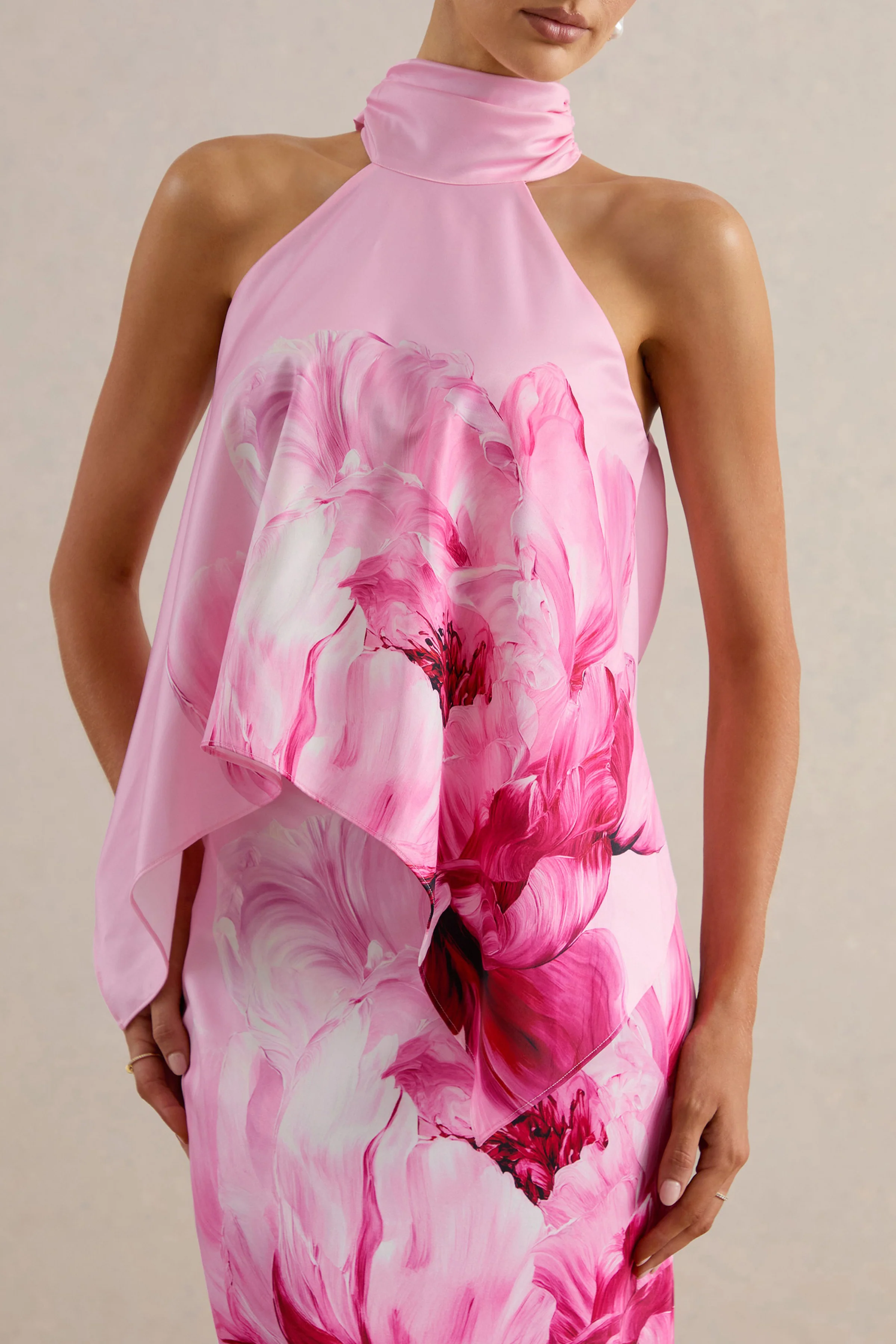 Sancelle | Rosafarbenes Oberteil aus mattem Satin mit floralem Print, Neckholder-Ausschnitt und Schal-Detail - Image 4