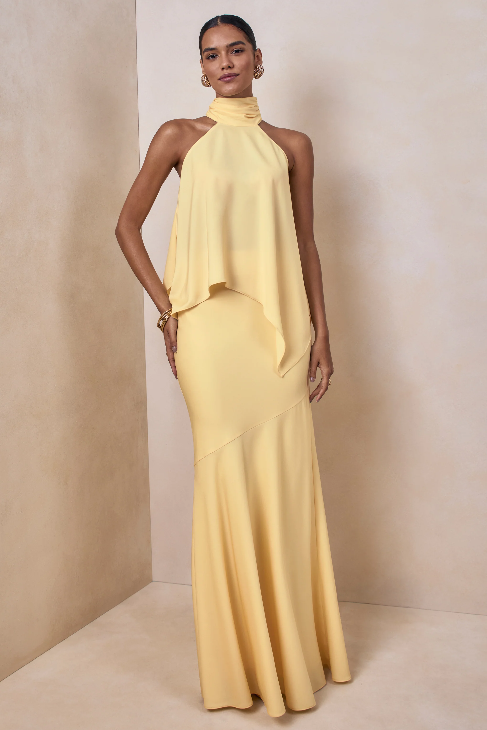 Sancelle | Zitronengelbes Halterneck Oberteil aus mattem Satin - Image 3