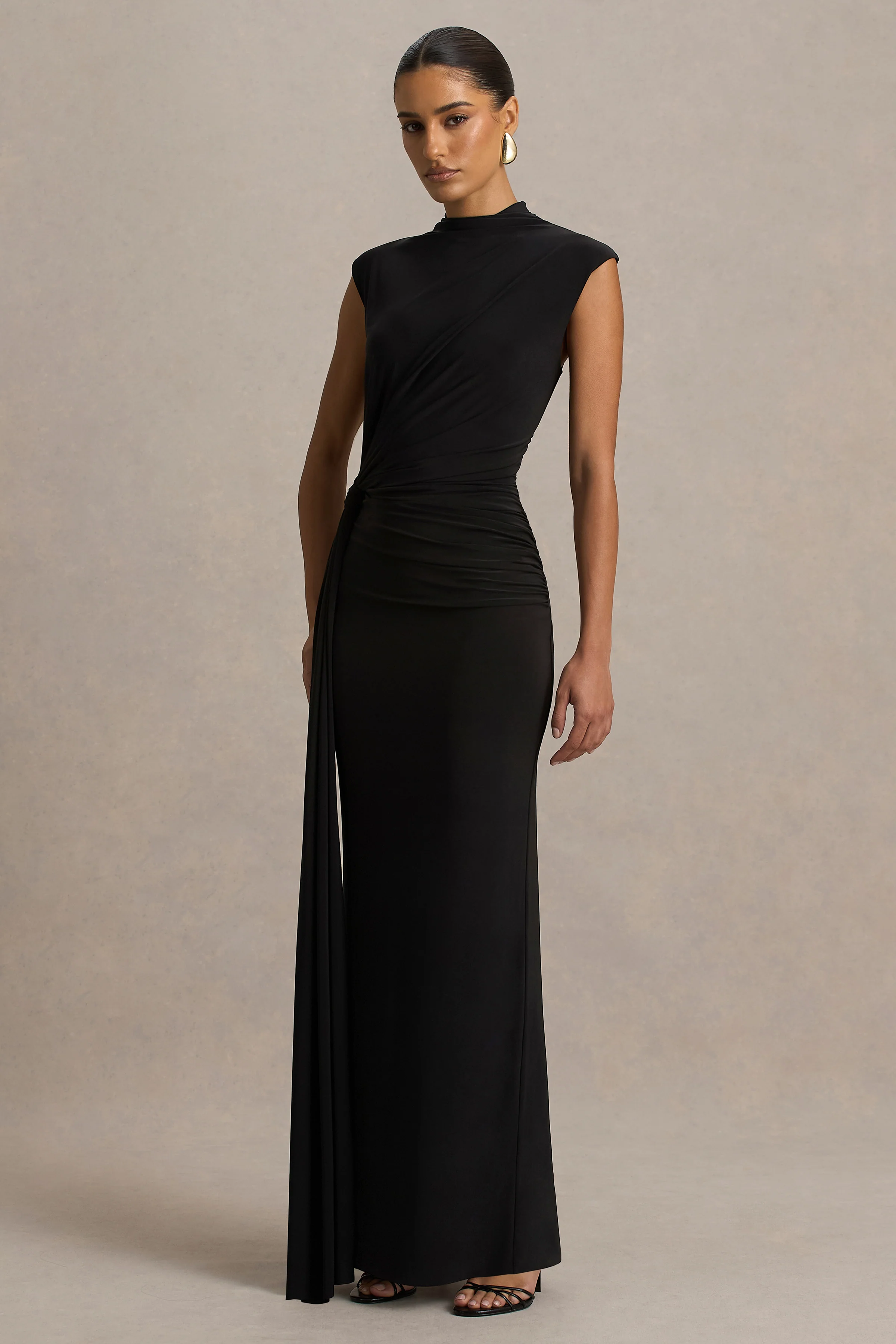 Solene | Schwarzes Maxikleid mit hohem Ausschnitt, Wickel- und Drapierungsdetail - Image 4