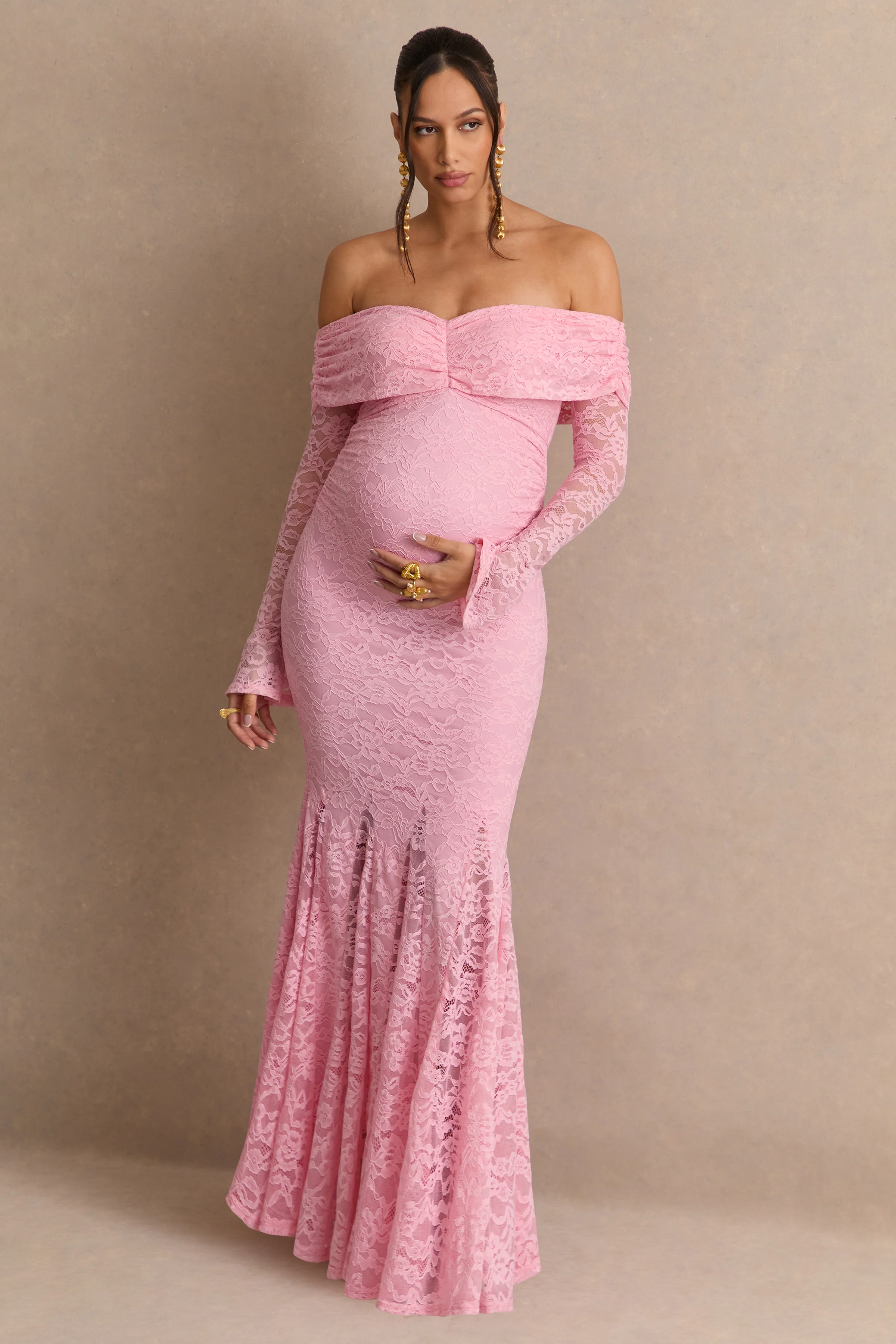 Valleria | Hellrosa Umstands-Maxikleid aus Spitze mit Bardot-Ausschnitt - Image 8