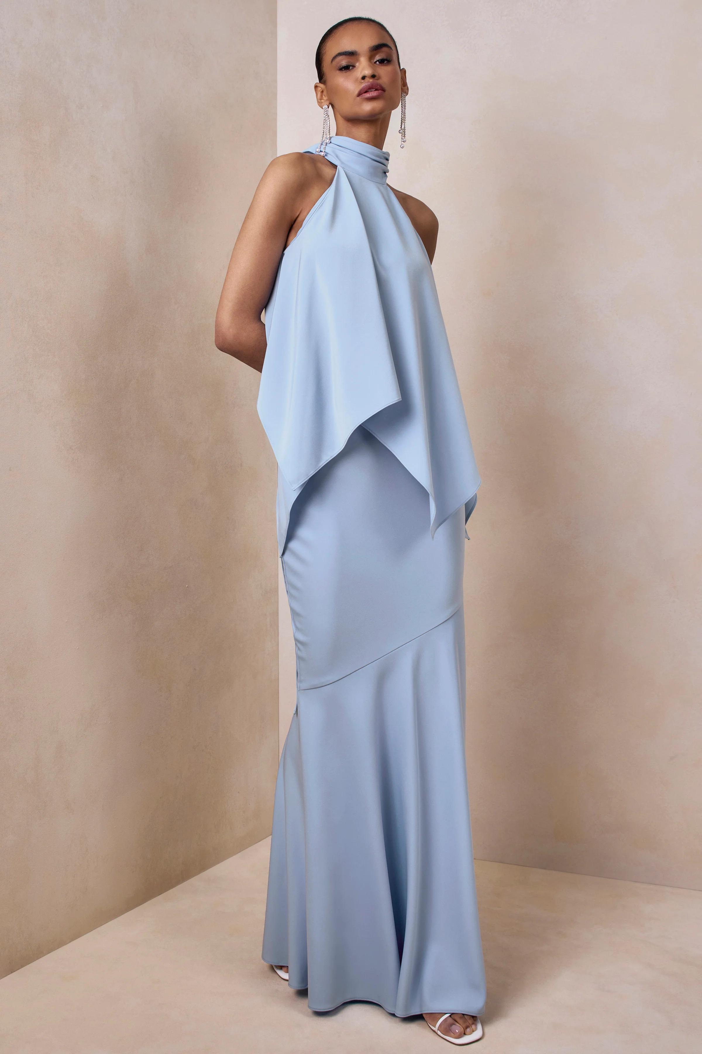 Vayla | Puderblauer Maxirock aus Satin mit asymmetrischem Bund und tiefer Taille - Image 5