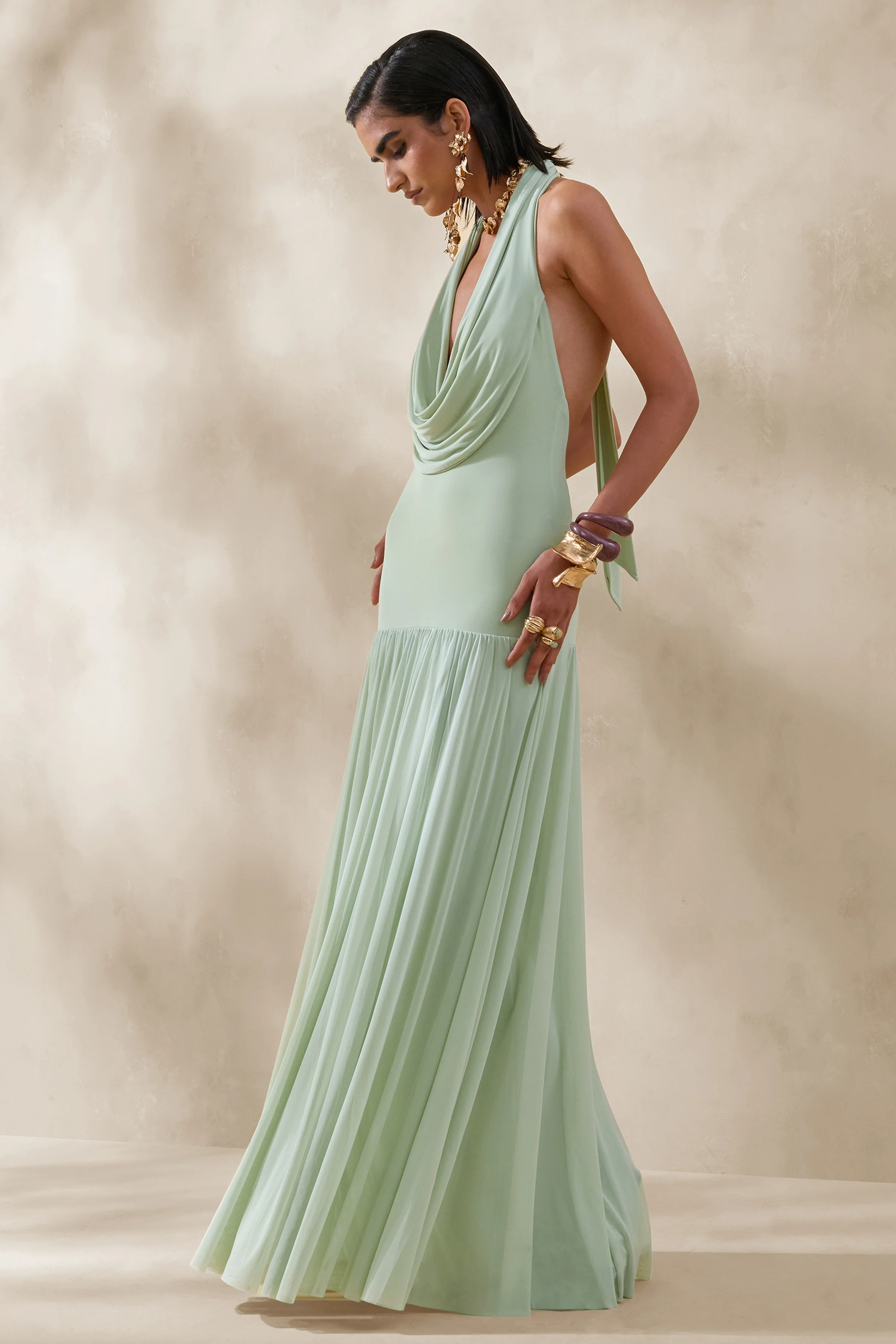 Verity | Grünes Maxikleid mit Wasserfall-Ausschnitt und transparentem Rock - Image 4