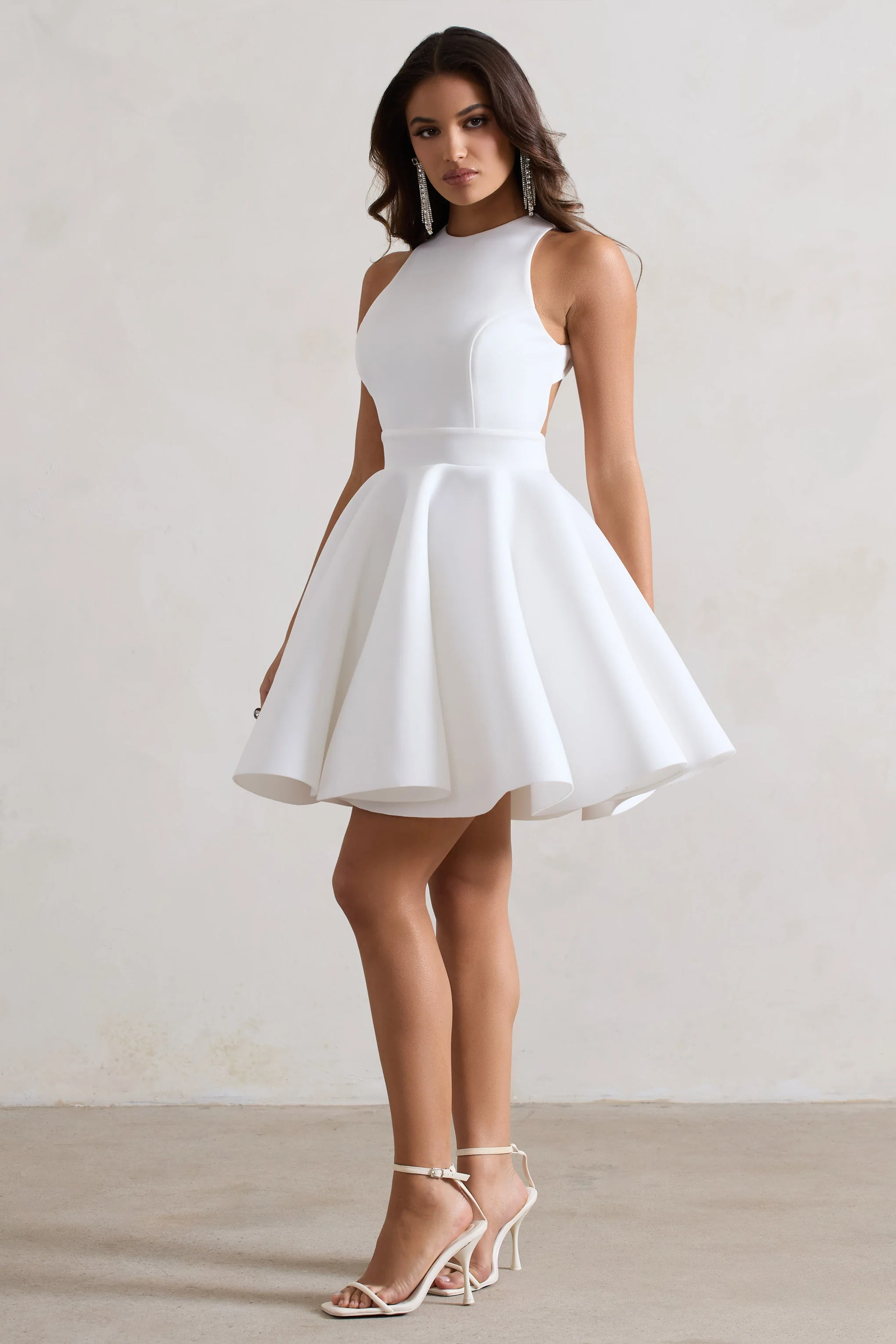 Waverly | Weißes Skater-Minikleid mit Racer-Ausschnitt - Image 4