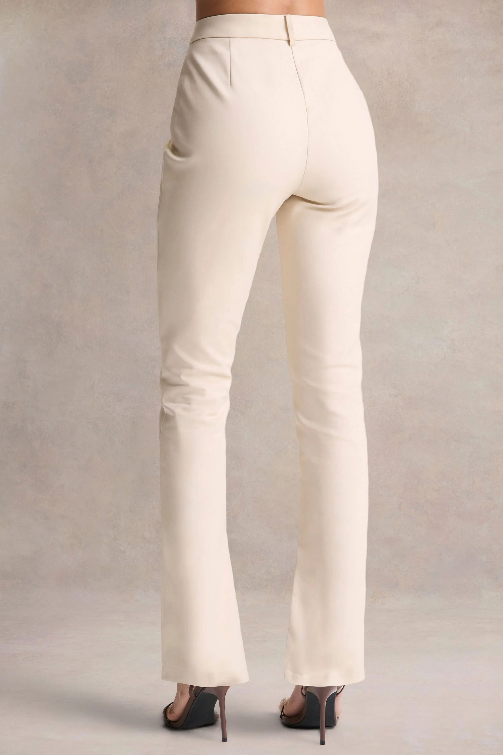 Wonder Woman | Cremefarbene High-Waist-Hose mit geradem Bein und Schlitz am Saum - Image 4