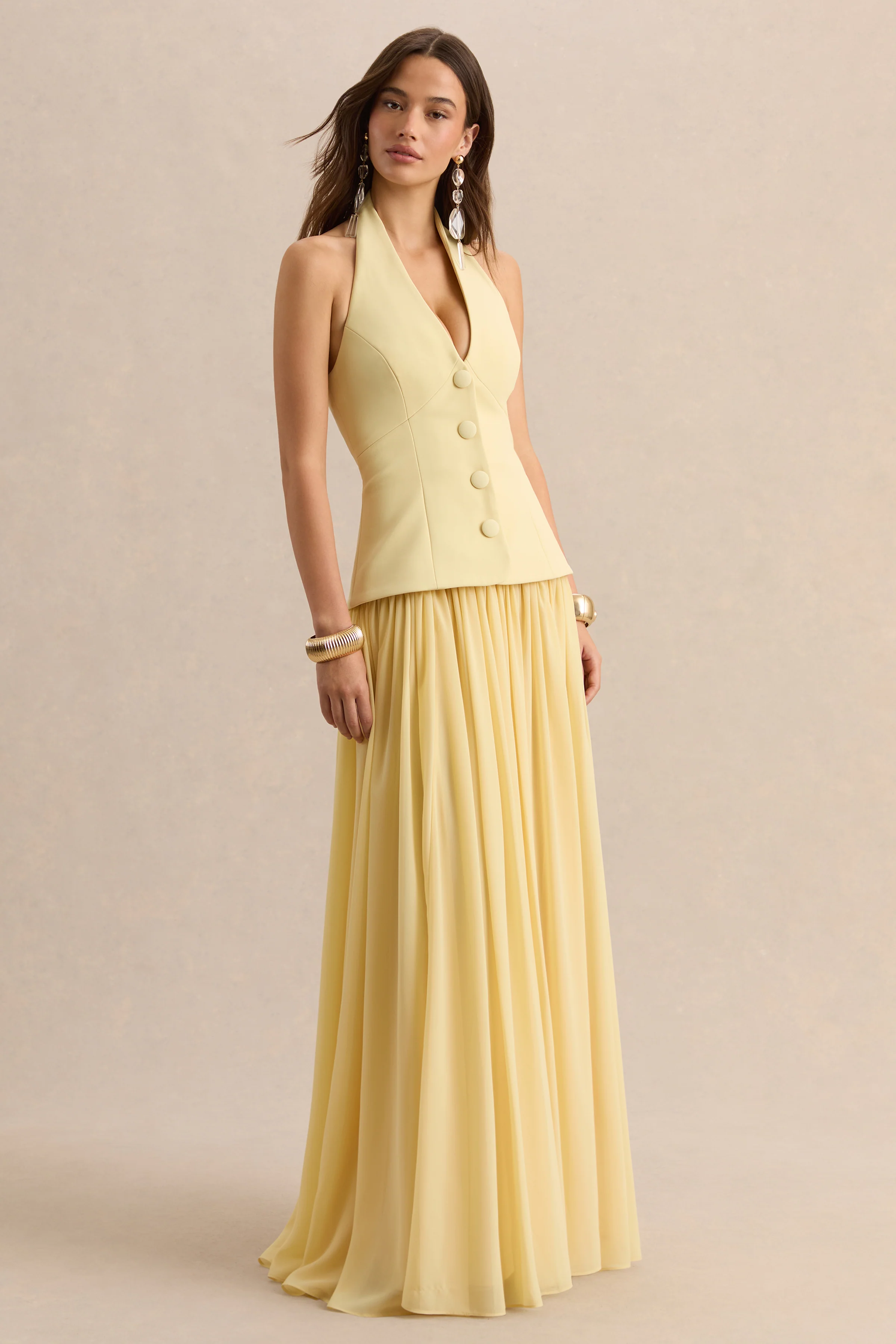 Zarina | Zitronengelbes Maxikleid mit tiefem Ausschnitt - Image 5