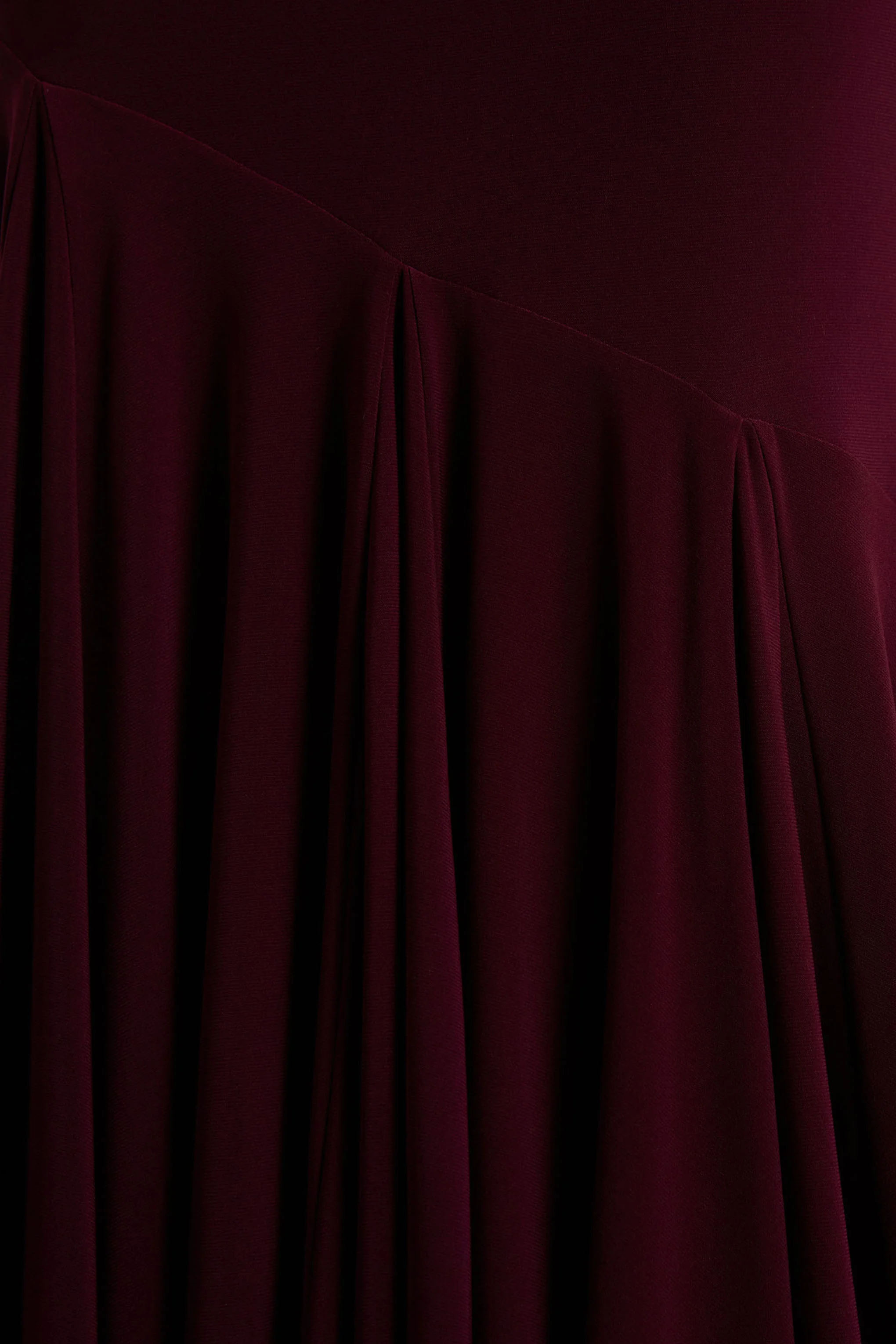 Zya | Dunkelpflaumenfarbenes Maxikleid mit asymmetrischem Ausschnitt und Fischschwanz - Image 6